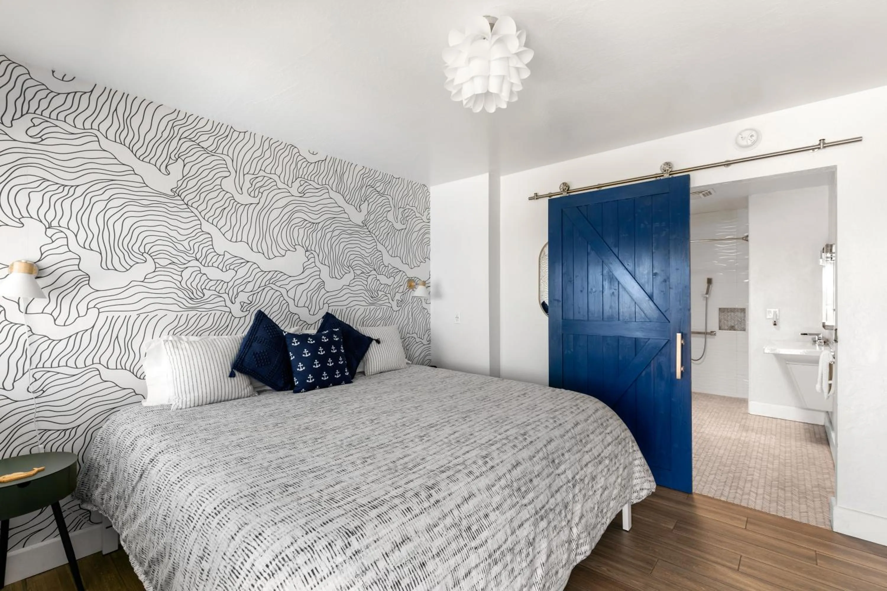 Shower, Bed in Point Arena Lighthouse