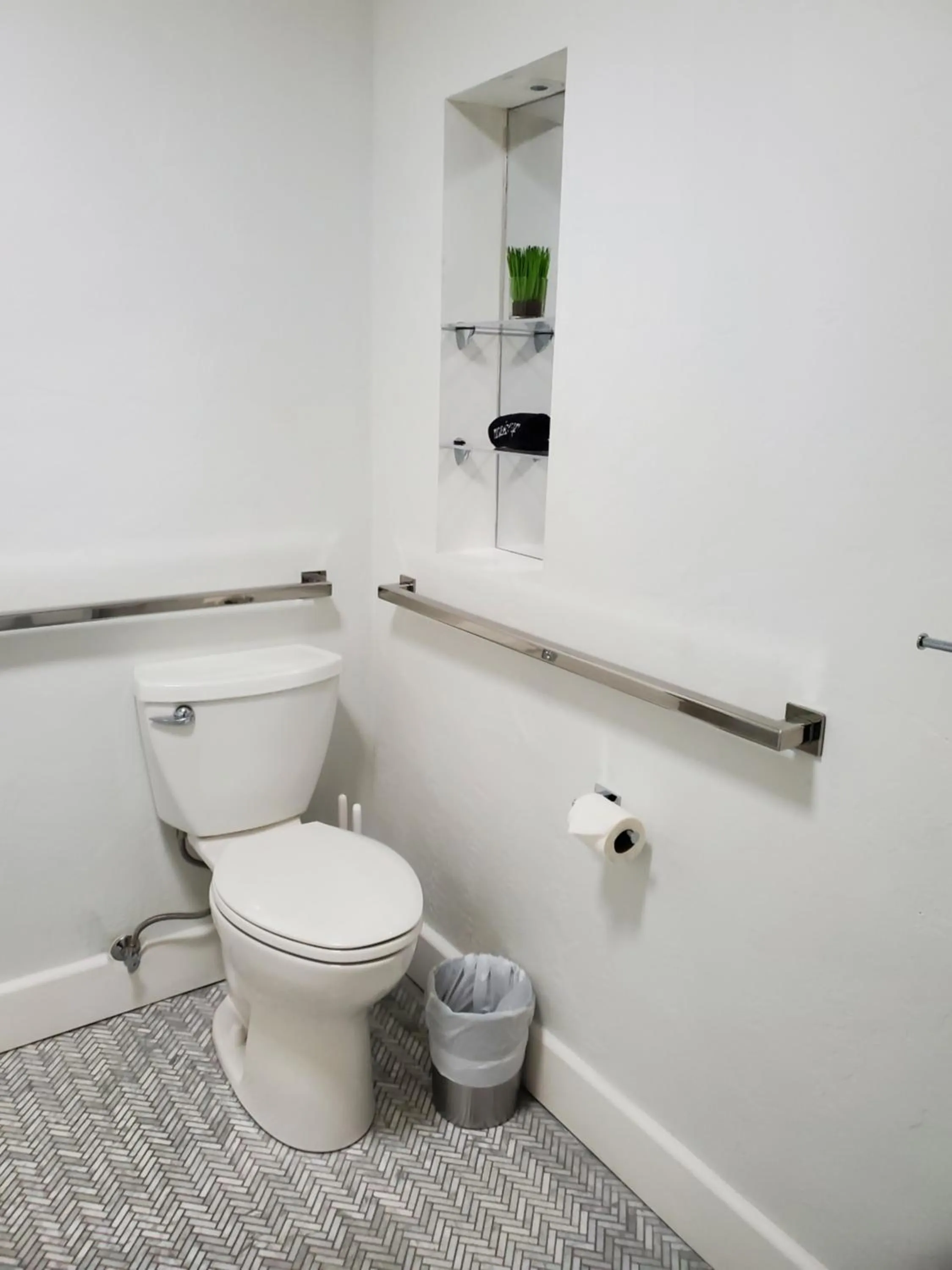 Bathroom in Point Arena Lighthouse