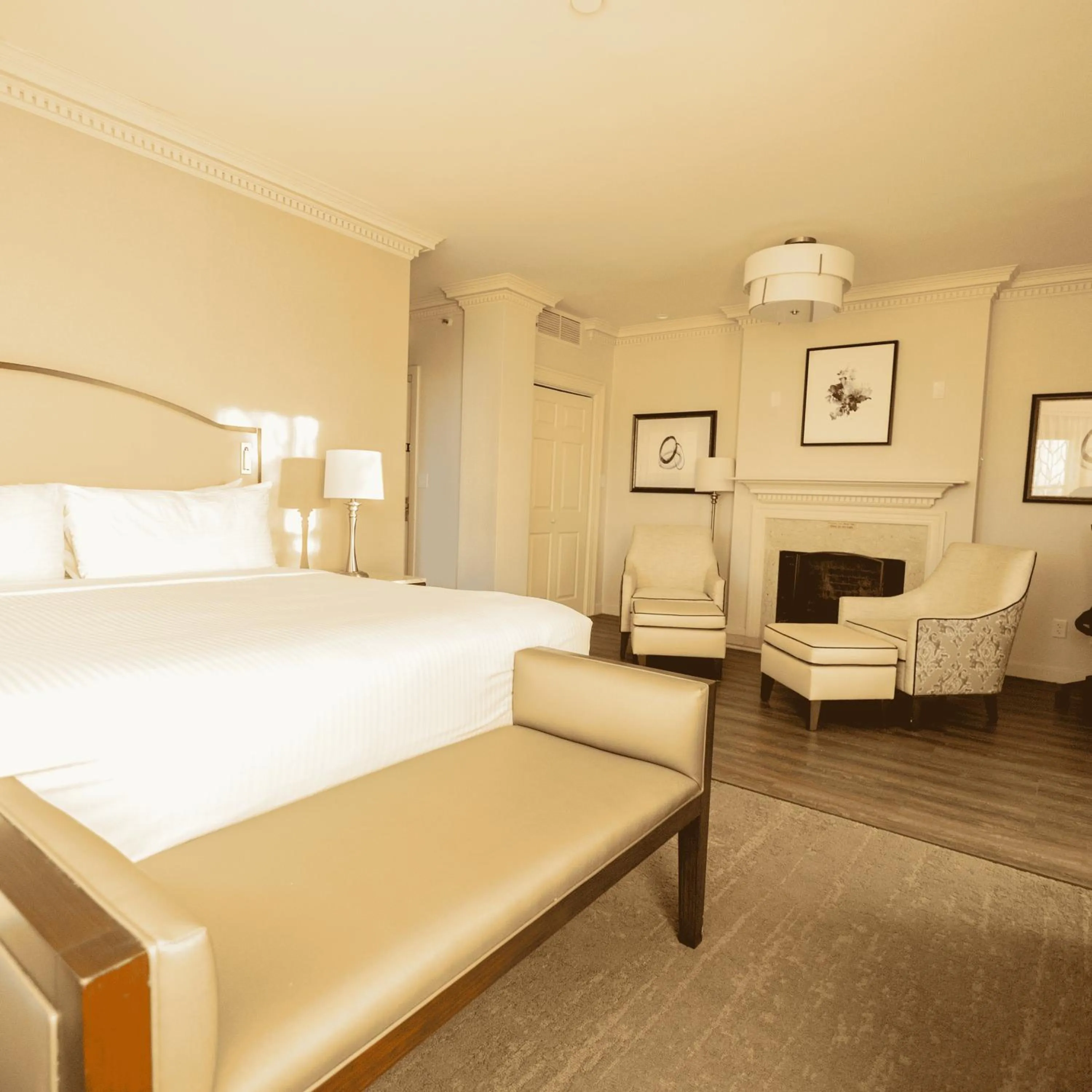 Bedroom, Bed in The Albion Summit