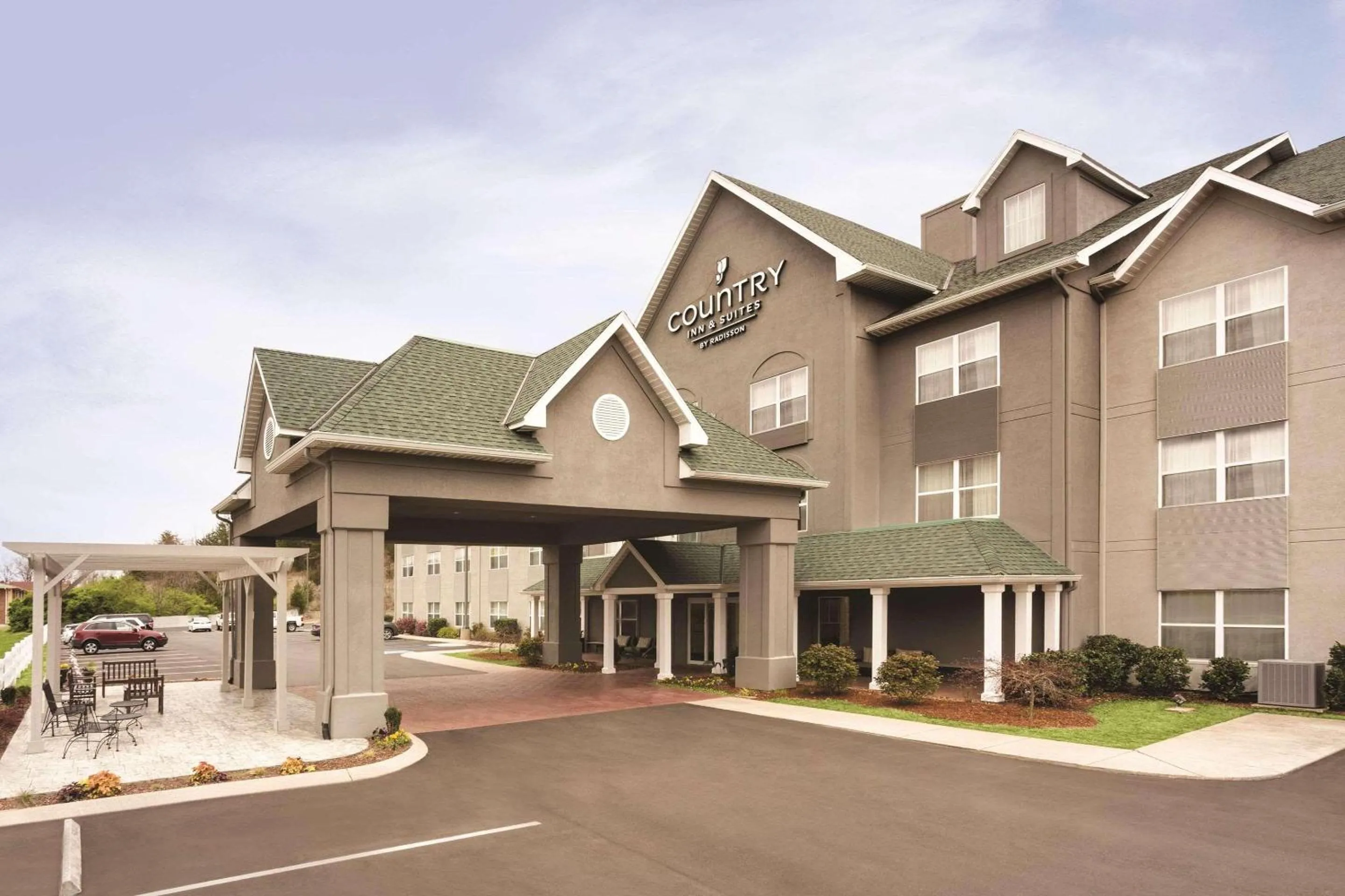 Property building in Country Inn & Suites by Radisson, Chattanooga-Lookout Mountain