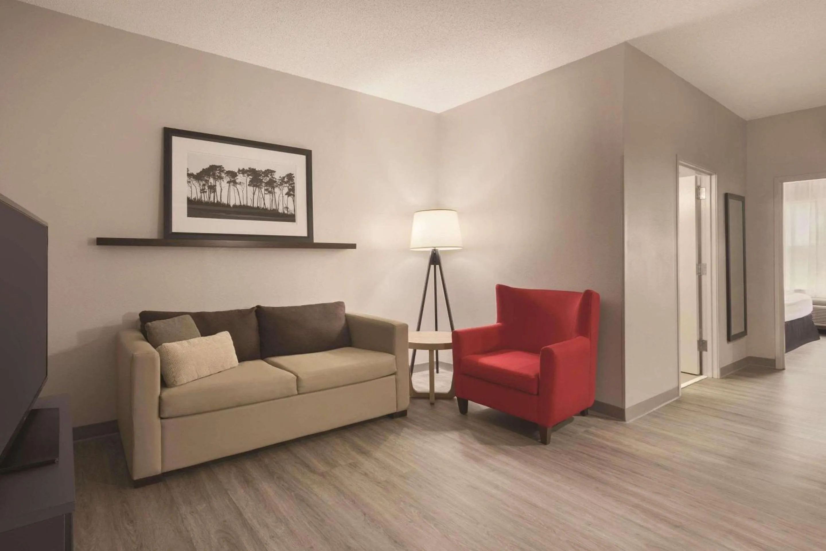 Bedroom in Country Inn & Suites by Radisson, Chattanooga-Lookout Mountain