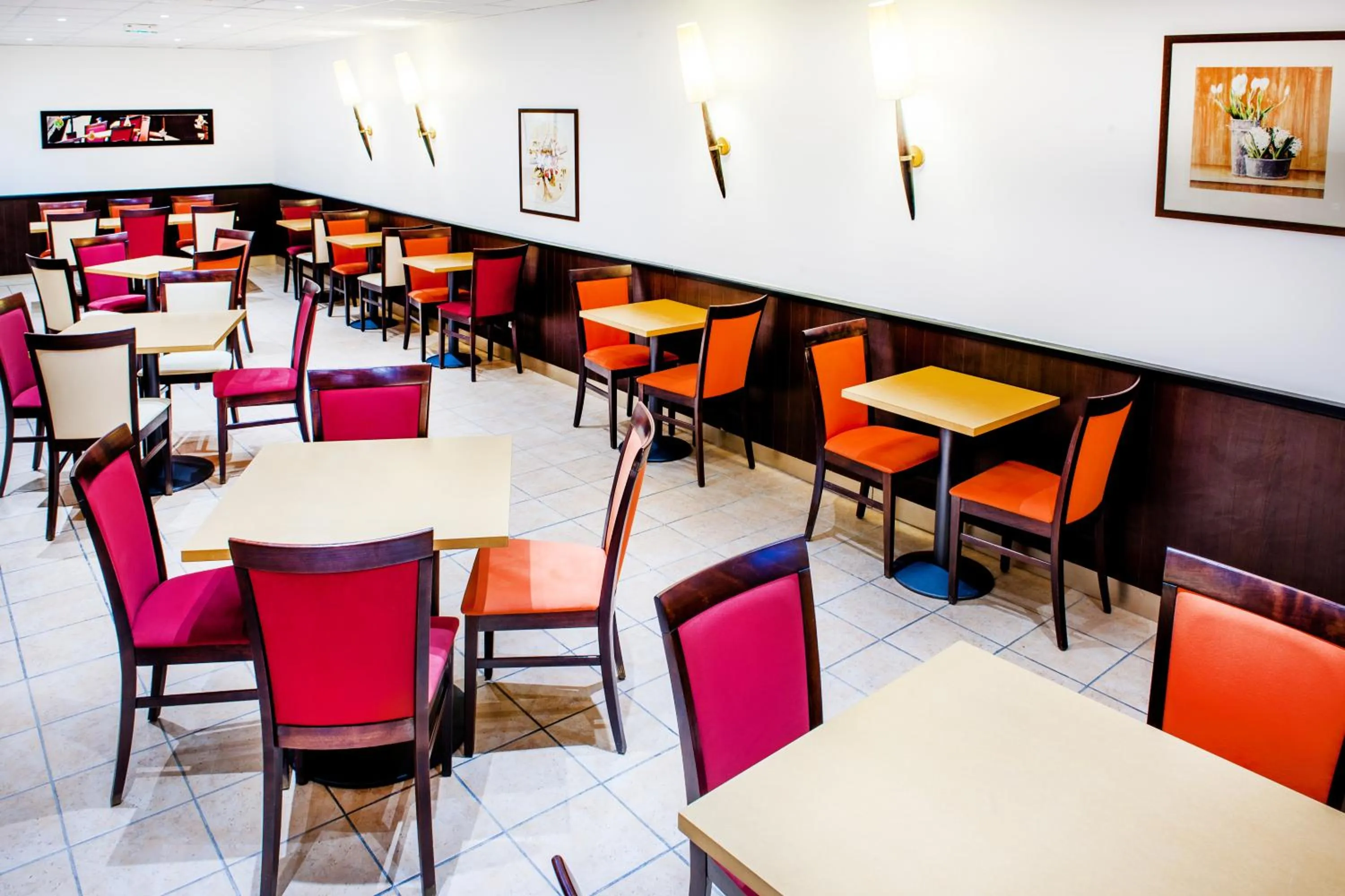 Lounge or bar in Appart'hôtel Saint Jean