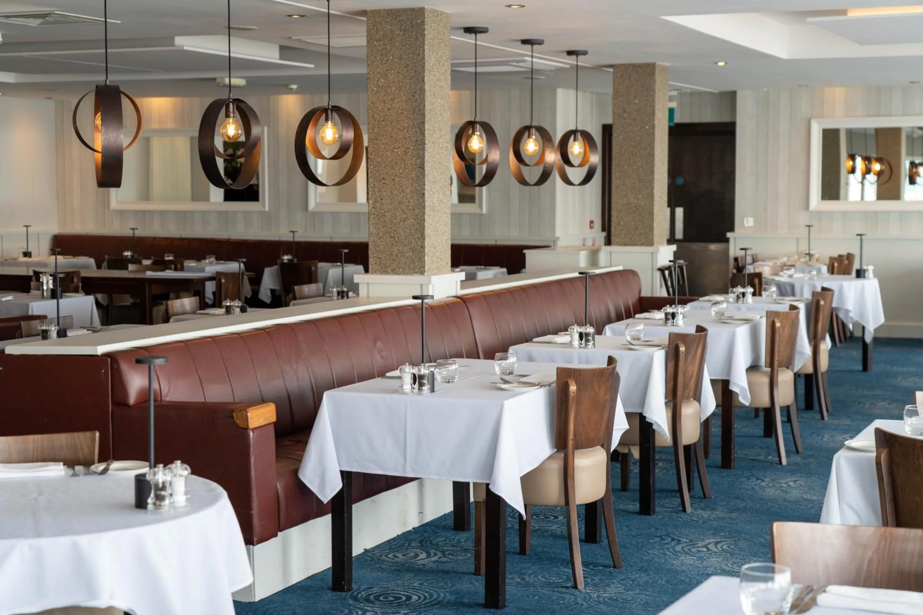 Restaurant/places to eat in Redcastle Hotel