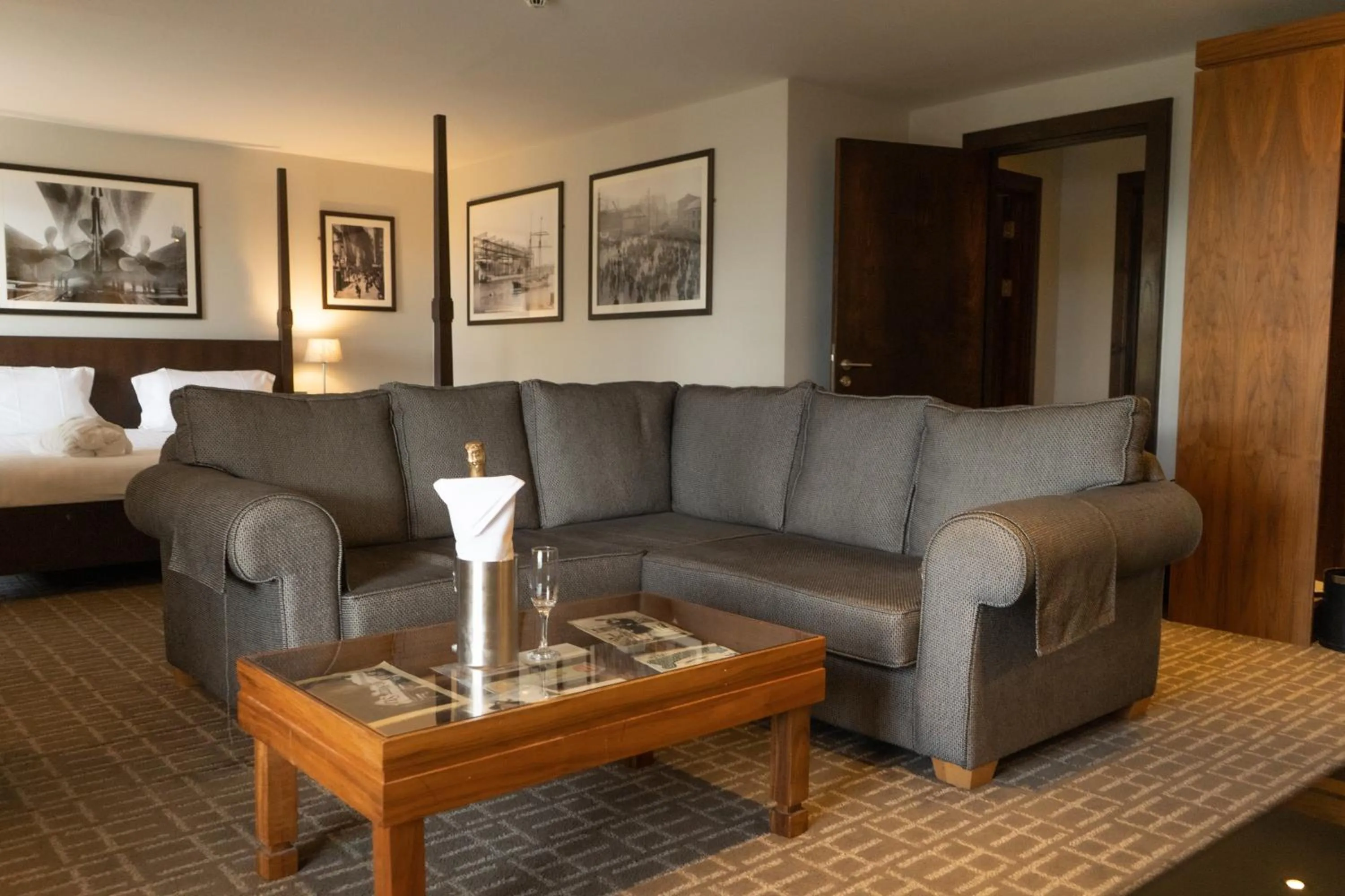 Living room in Redcastle Hotel