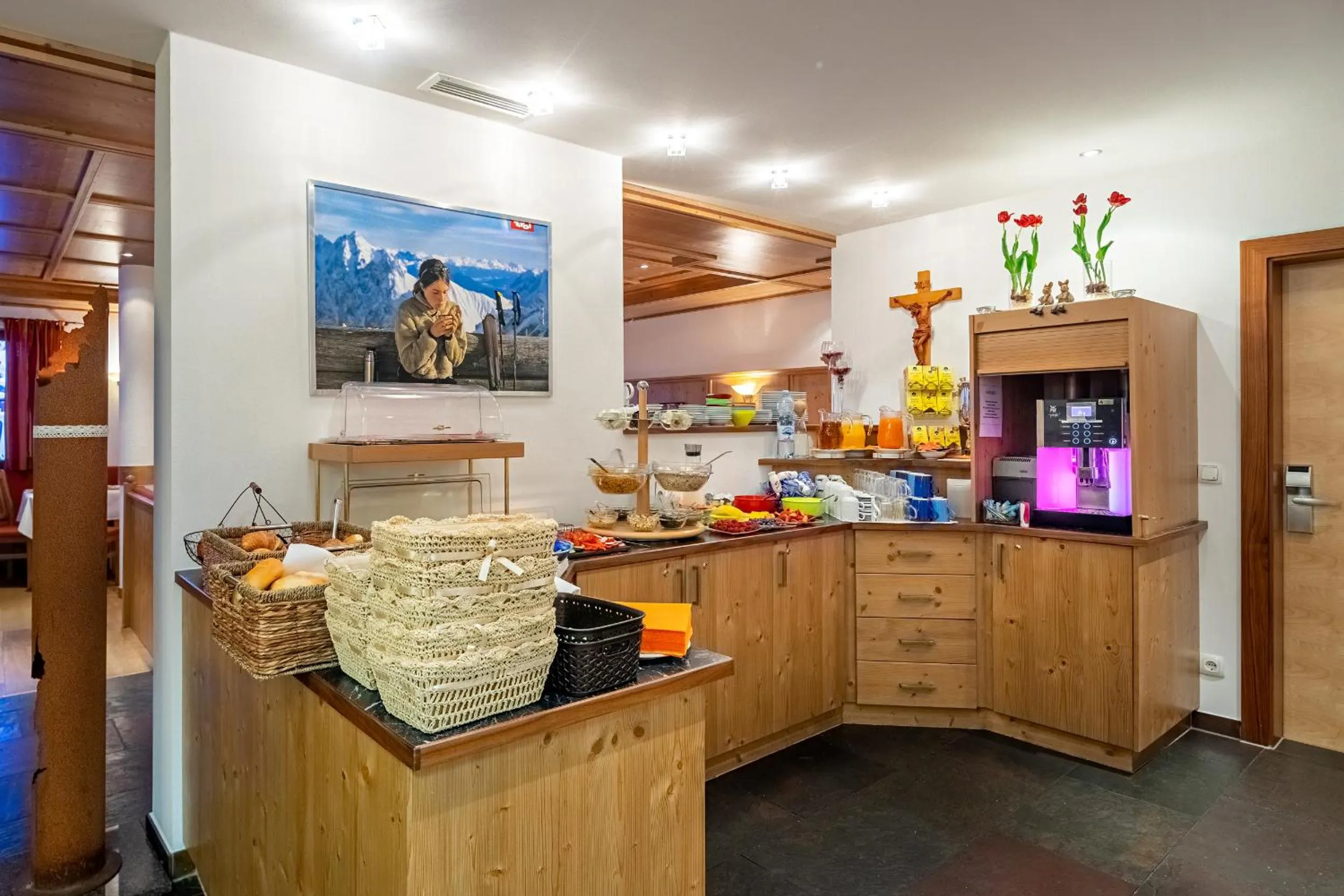 Buffet breakfast in Apart-Hotel Aurora Fiss