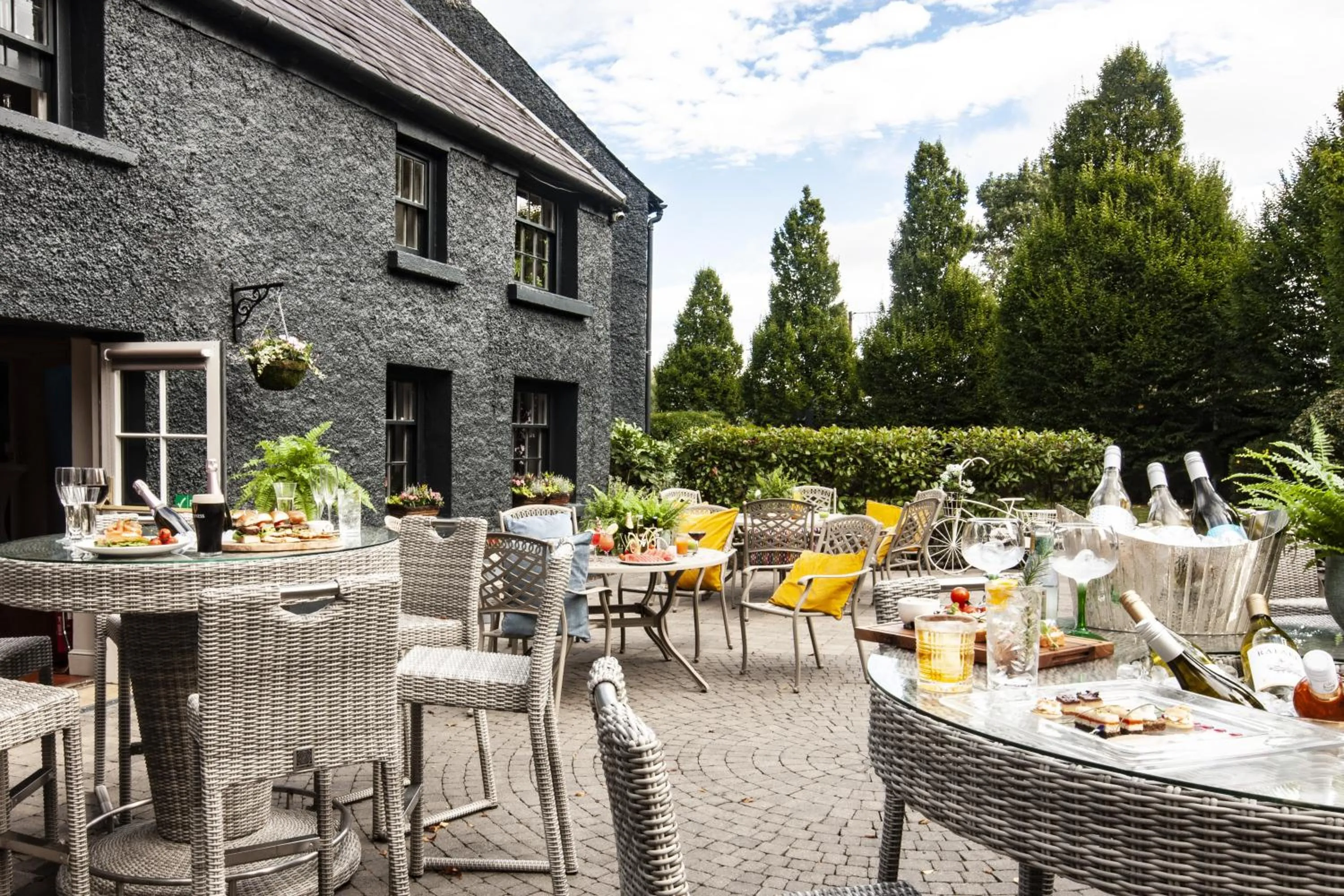 Restaurant/places to eat in The Address Citywest