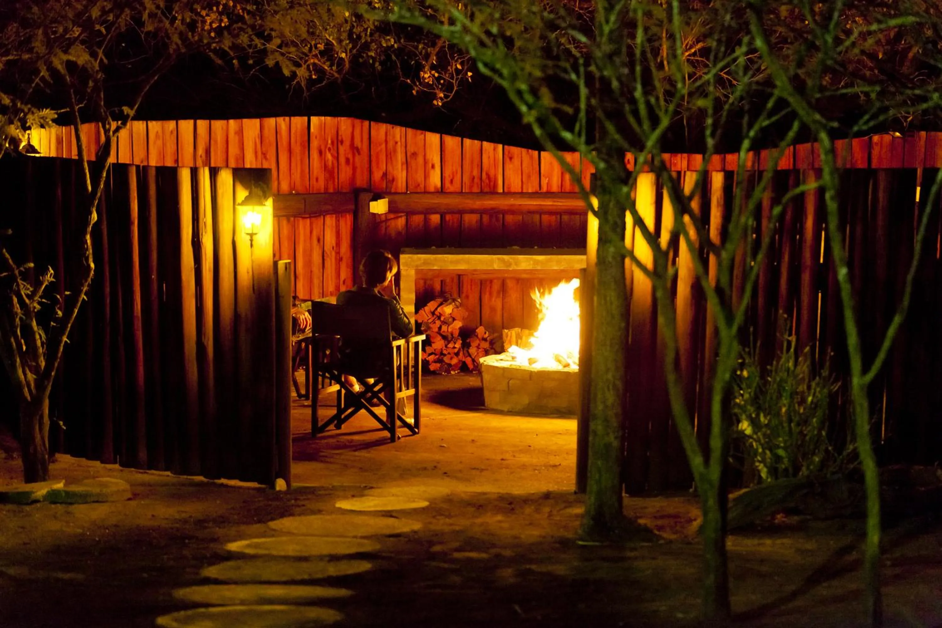 Facade/entrance in Needles Lodge