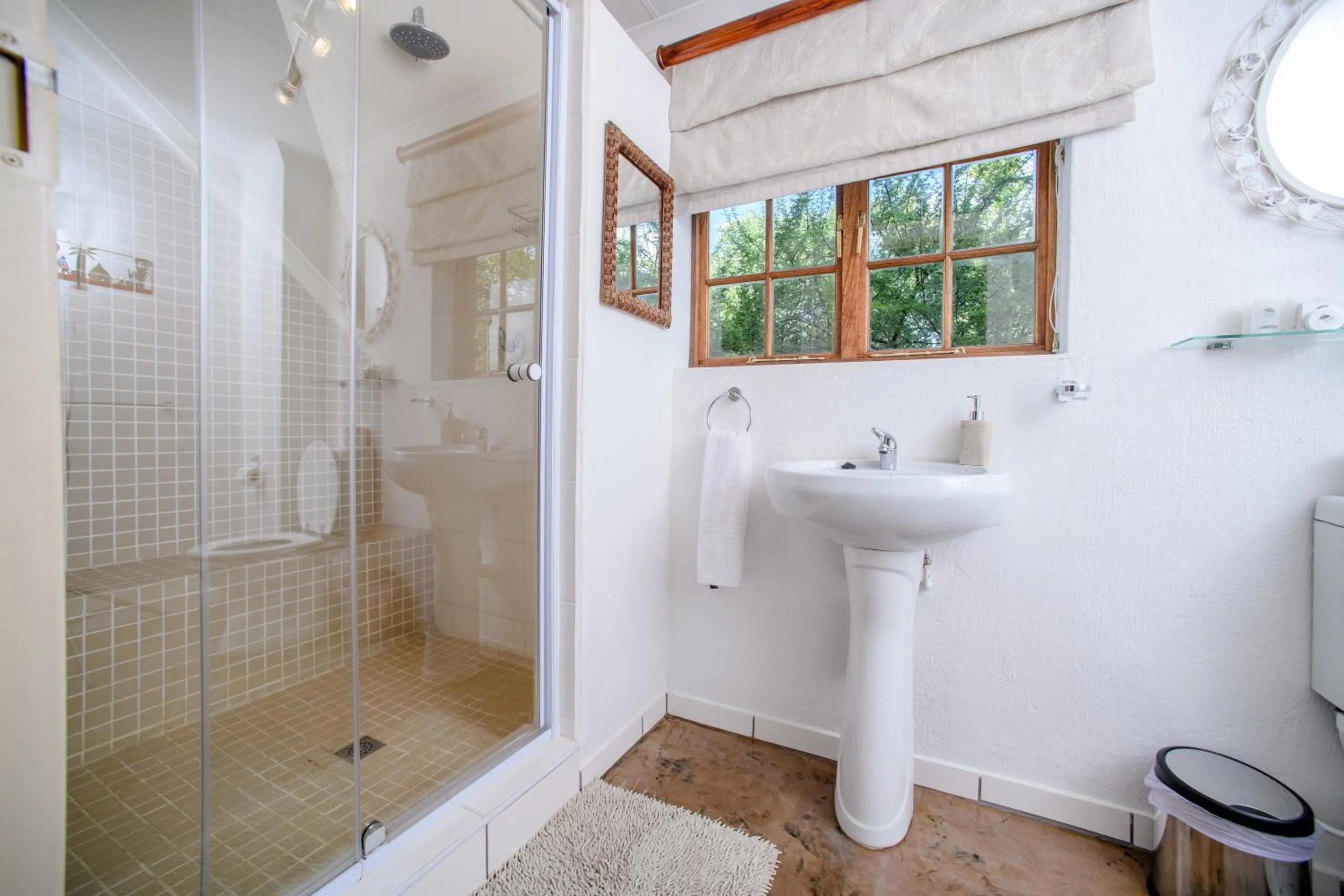 Bathroom in Needles Lodge