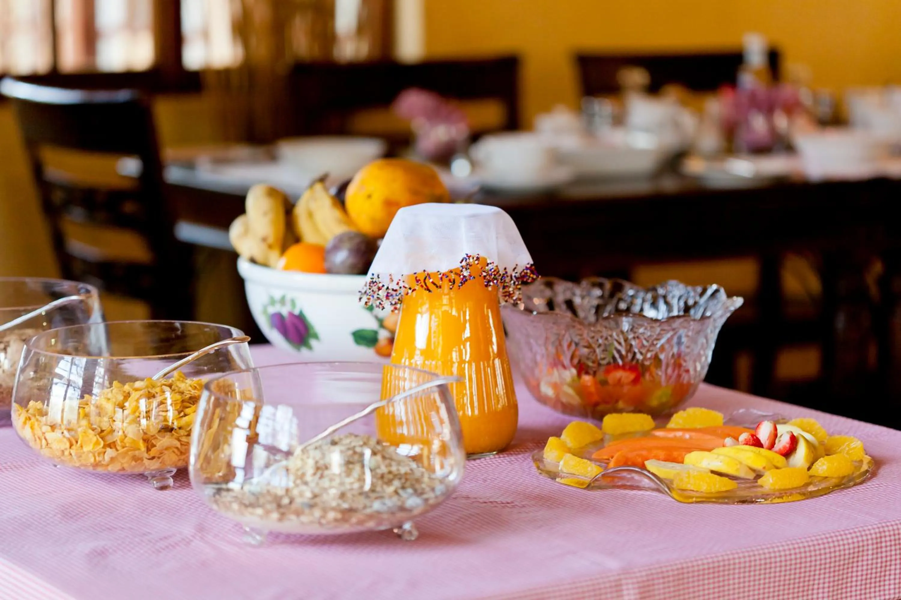Breakfast in Needles Lodge
