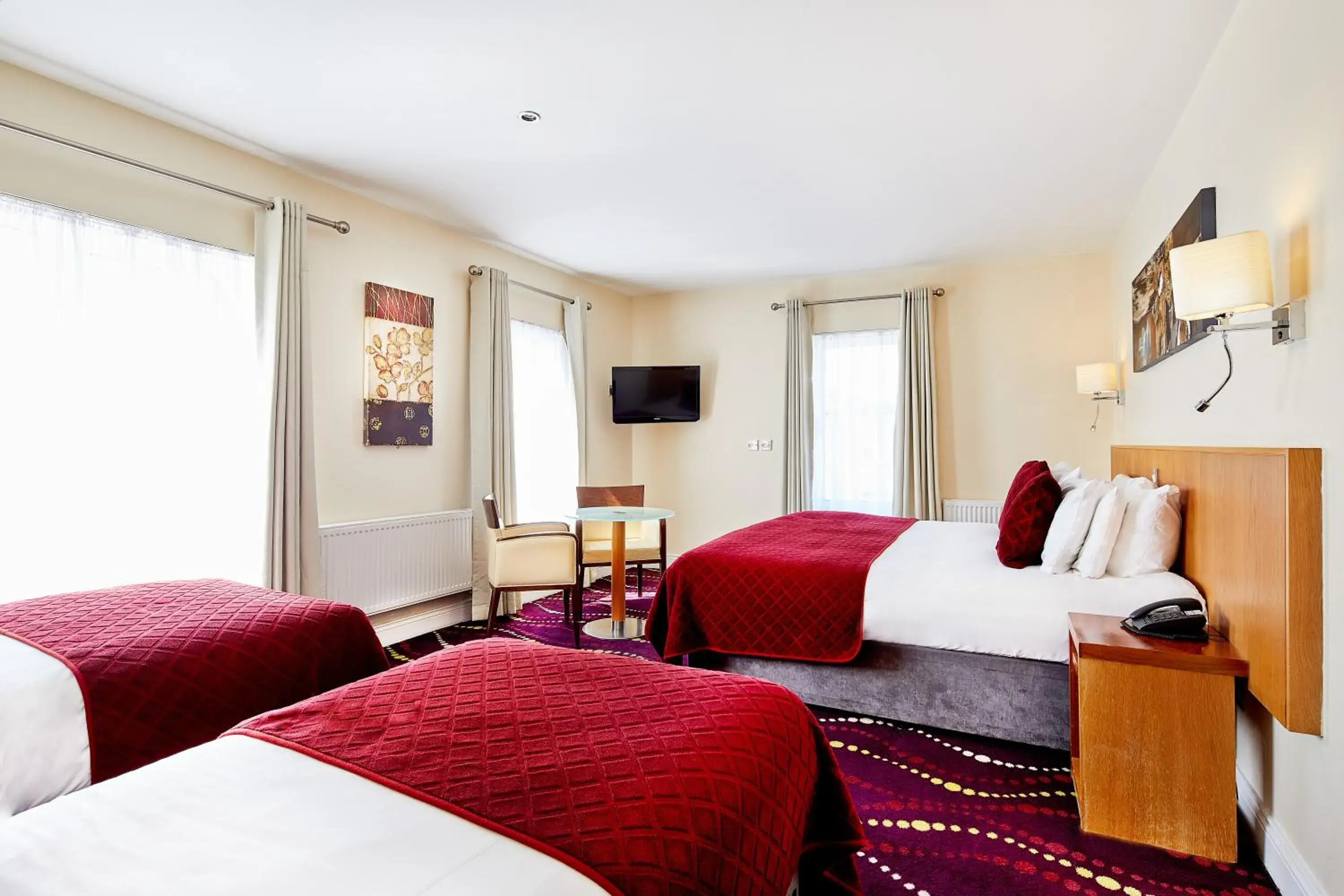 Standard Triple Room in Arlington Hotel O'Connell Bridge Standard Triple Room in Arlington Hotel O'Connell Bridge