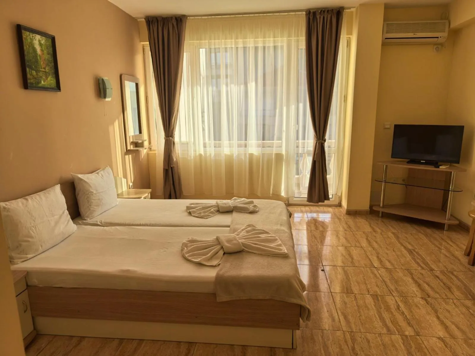 Bedroom, Bed in Family Hotel Alfa Vita