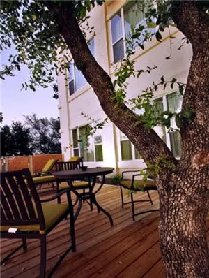 Facade/entrance in Casulo Hotel