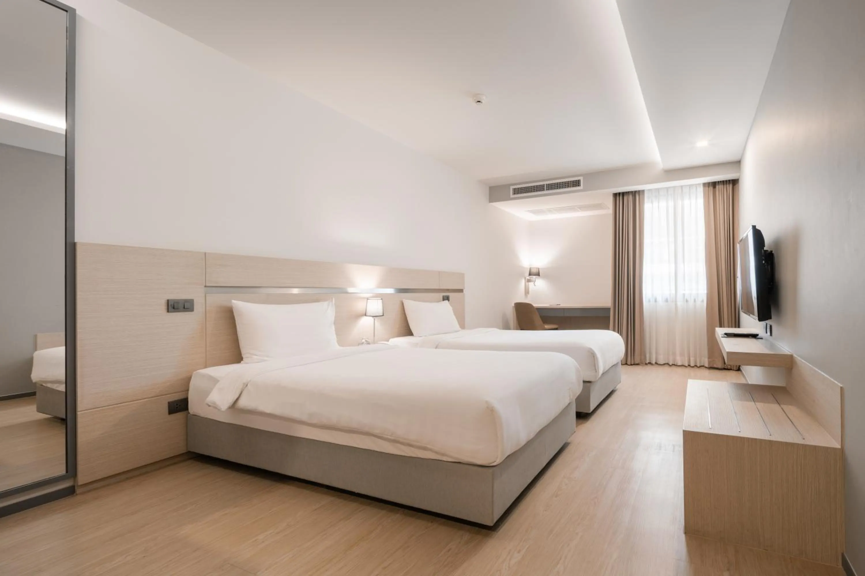 Photo of the whole room, Bed in Samyan Serene Hotel