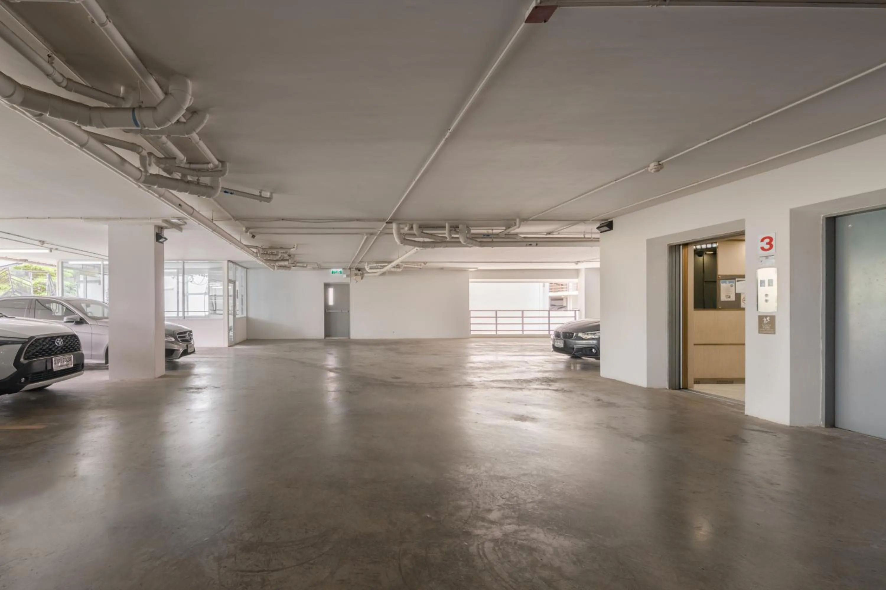 Parking in Samyan Serene Hotel