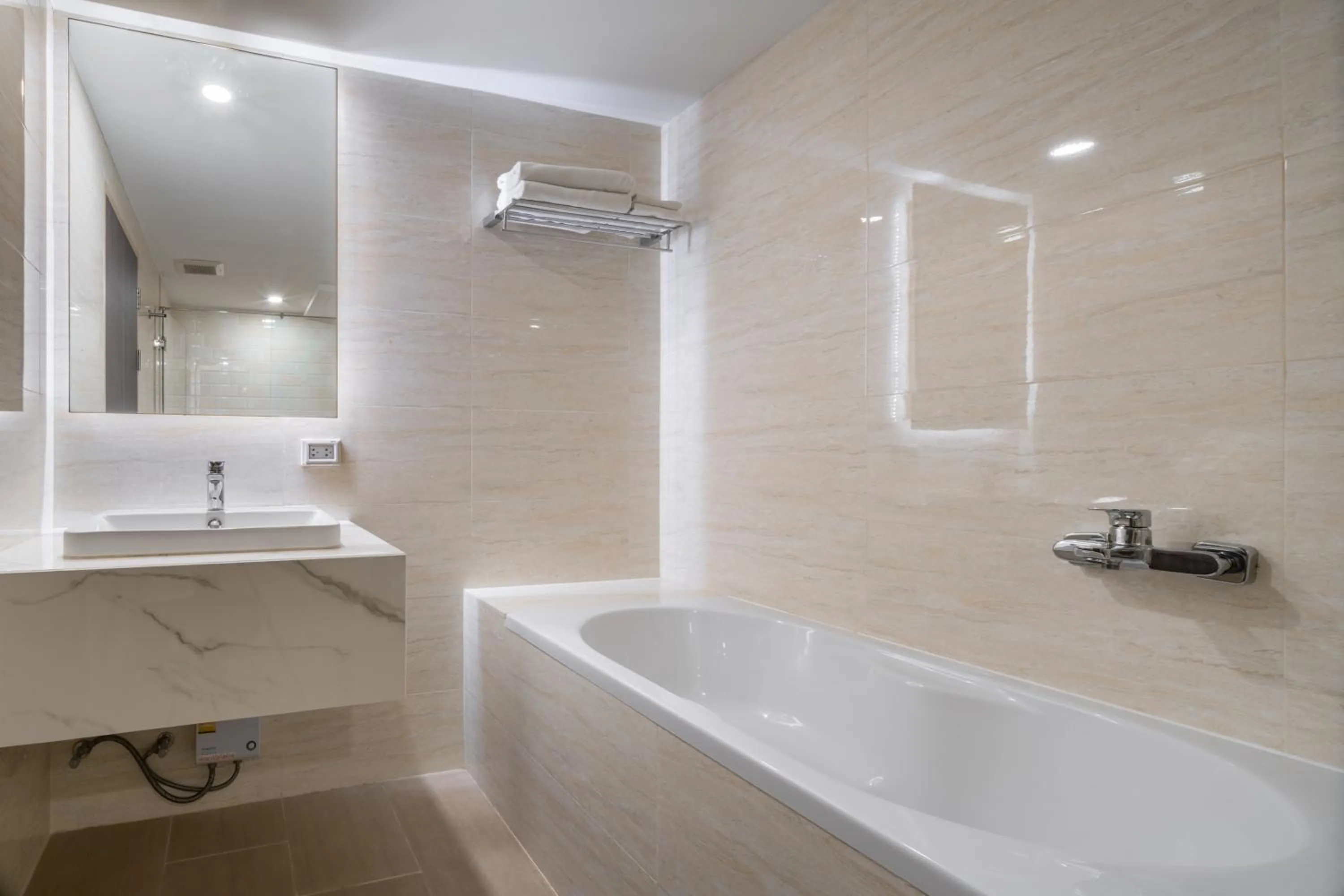 Bathroom in Samyan Serene Hotel