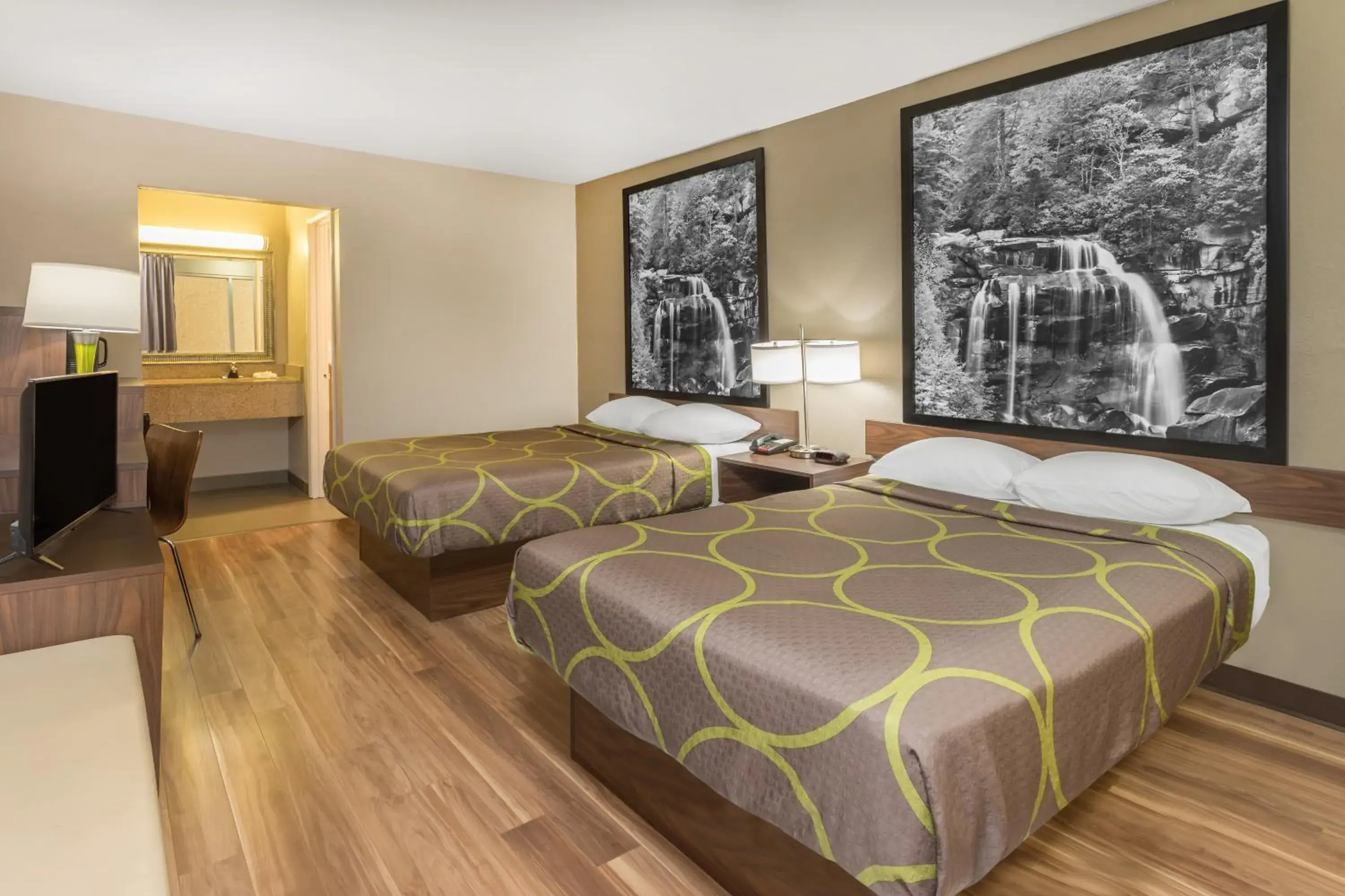 Double Room - Mobility Access/Non-Smoking in Super 8 by Wyndham Asheville Airport Double Room - Mobility Access/Non-Smoking in Super 8 by Wyndham Asheville Airport