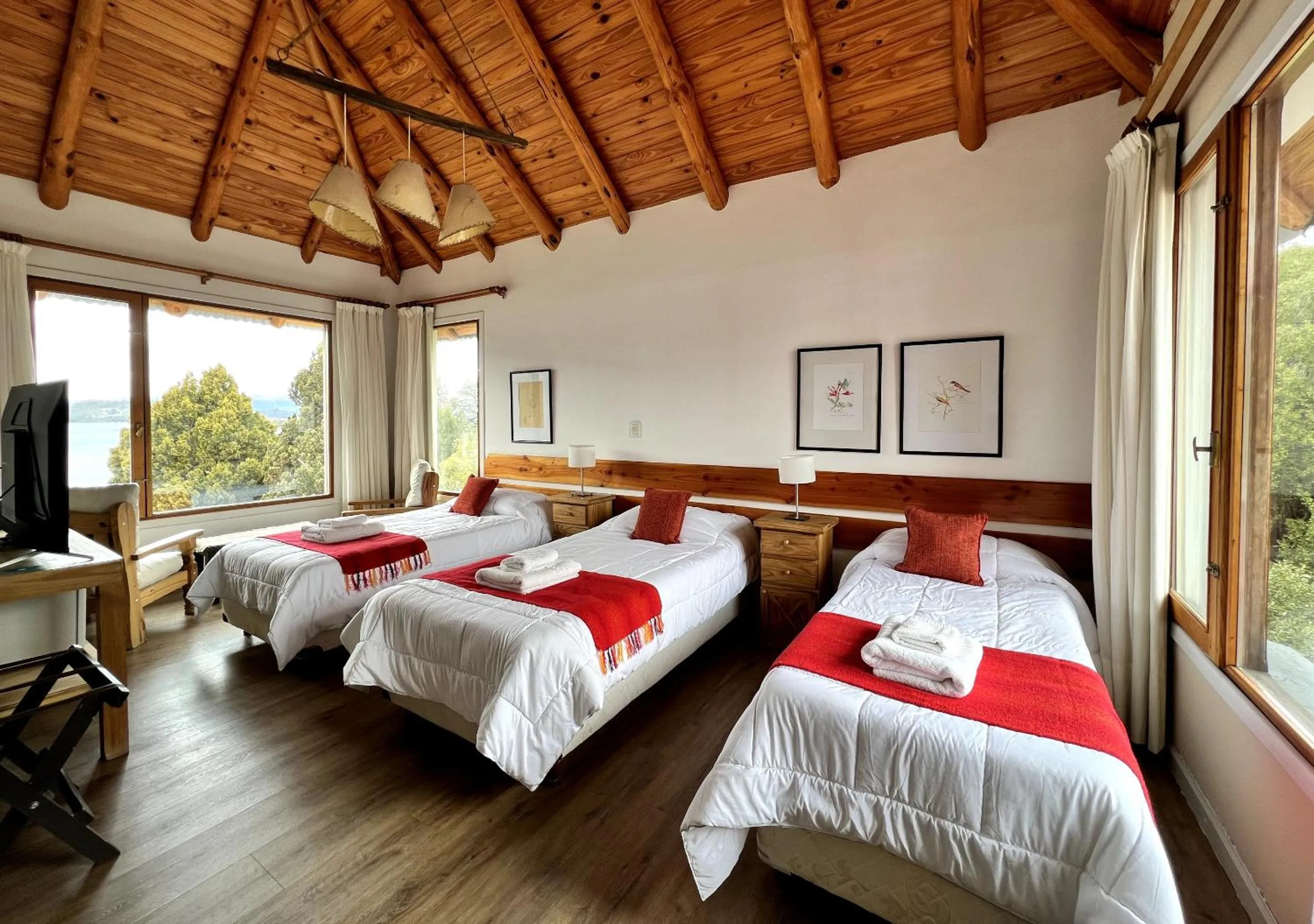 Photo of the whole room, Bed in La Balconada by DOT Boutique