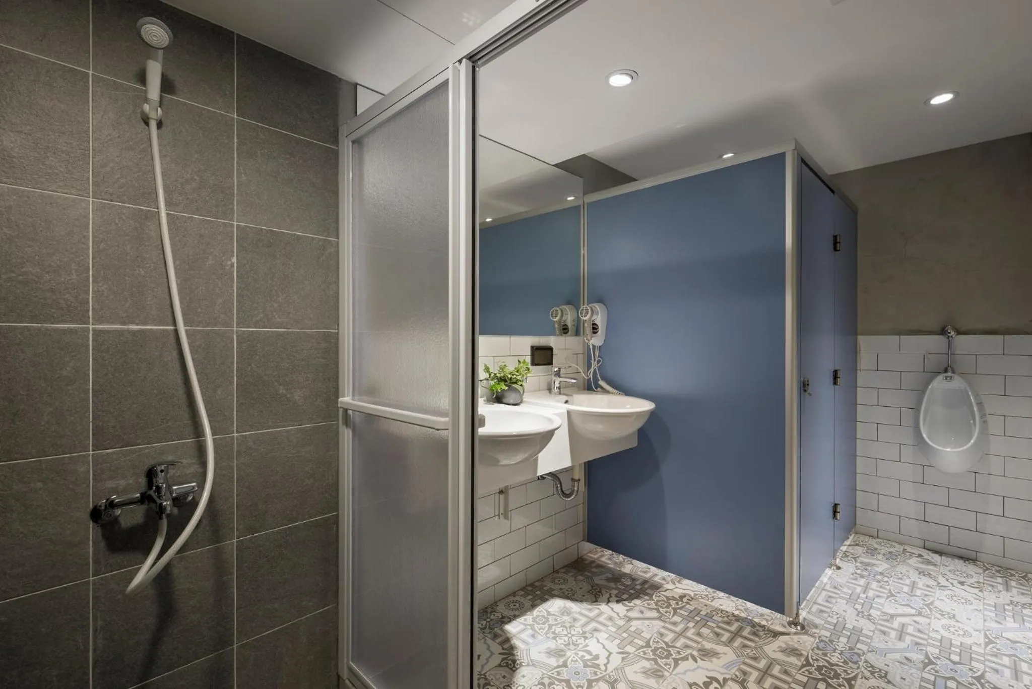 Photo of the whole room in 109台北旅館-台北109青旅 109 Taipei Hotel - Taipei 109 Hostel