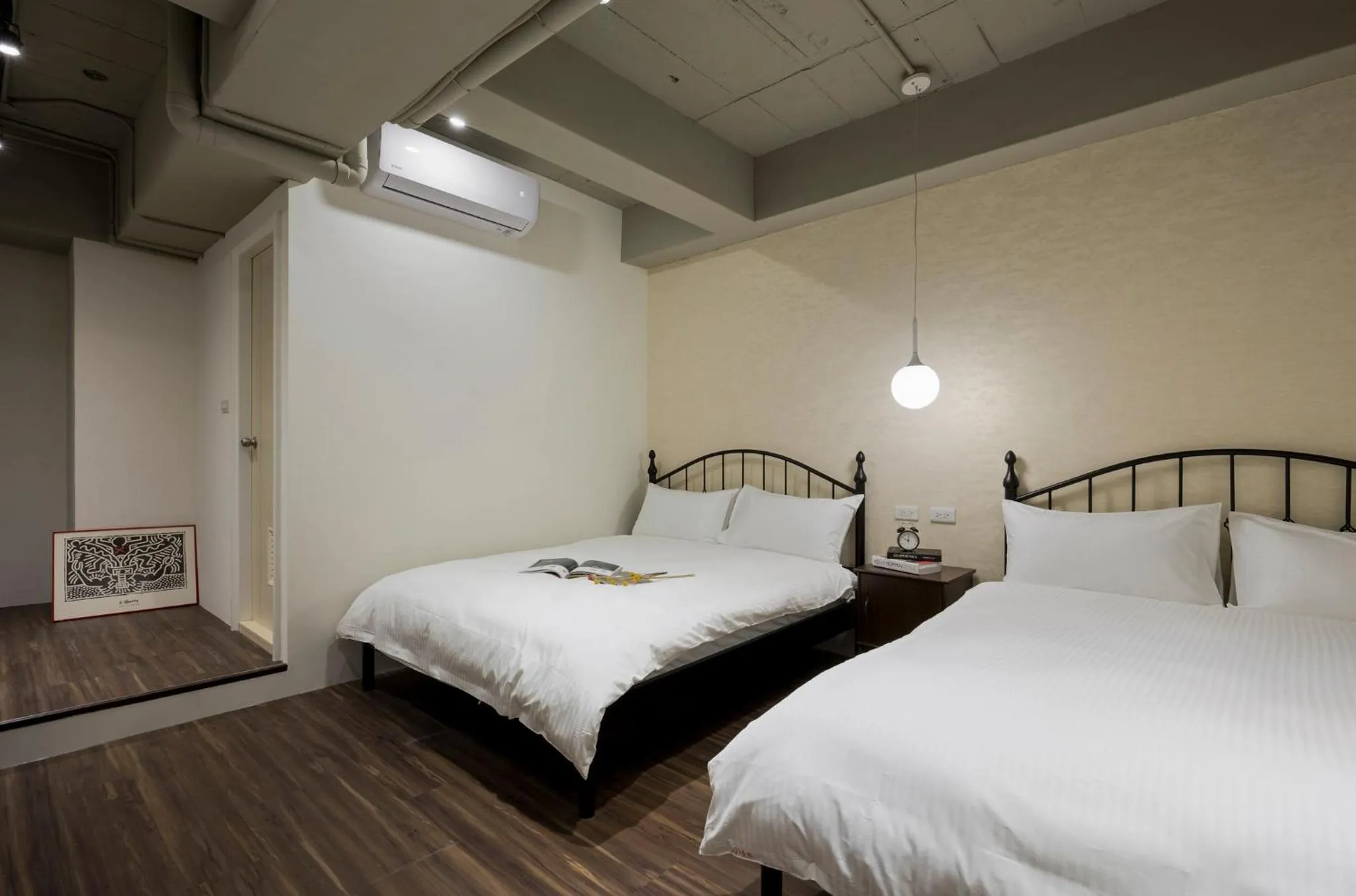 Photo of the whole room, Bed in 109台北旅館-台北109青旅 109 Taipei Hotel - Taipei 109 Hostel