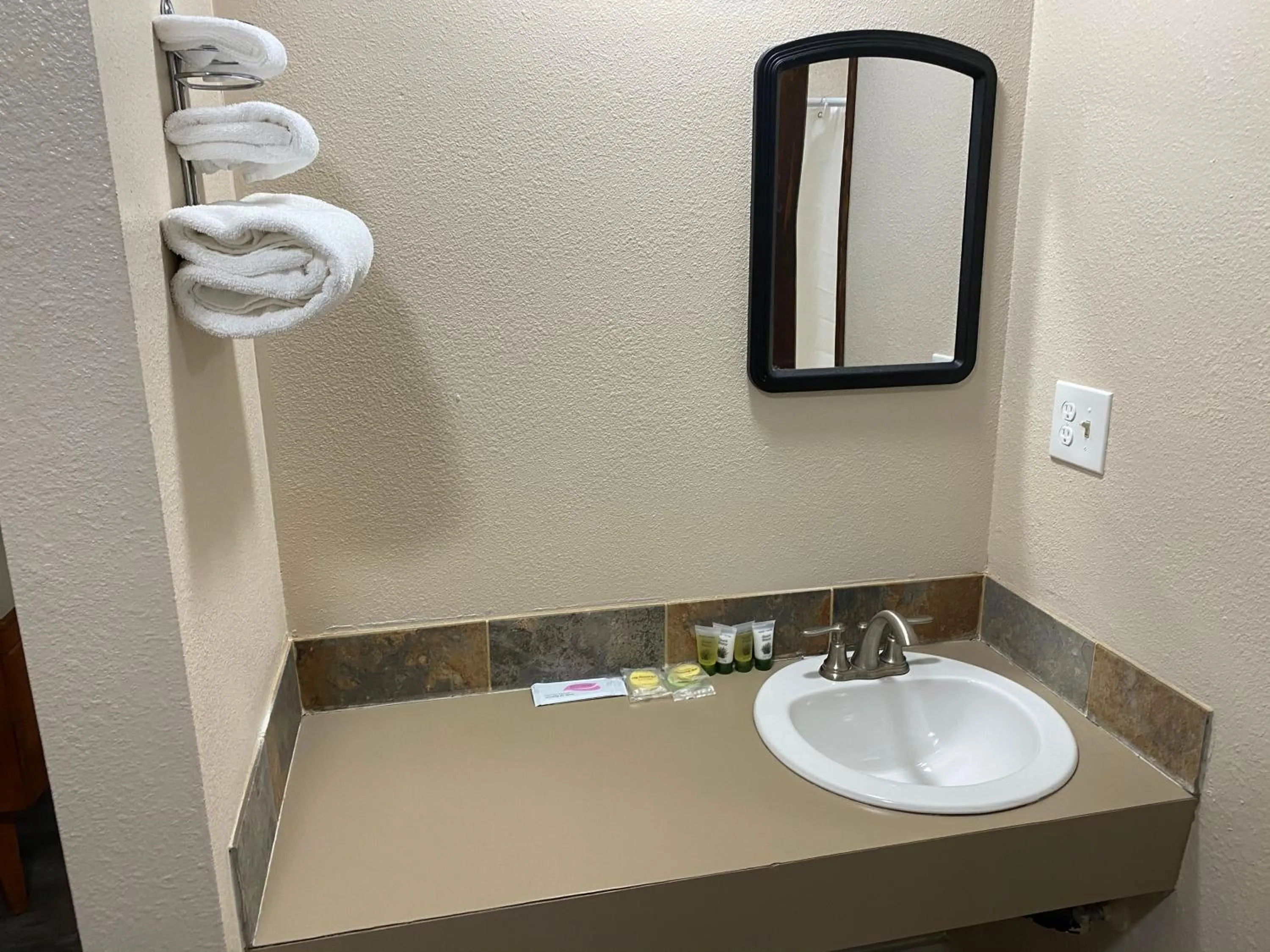 Bathroom in Heidi's Inn