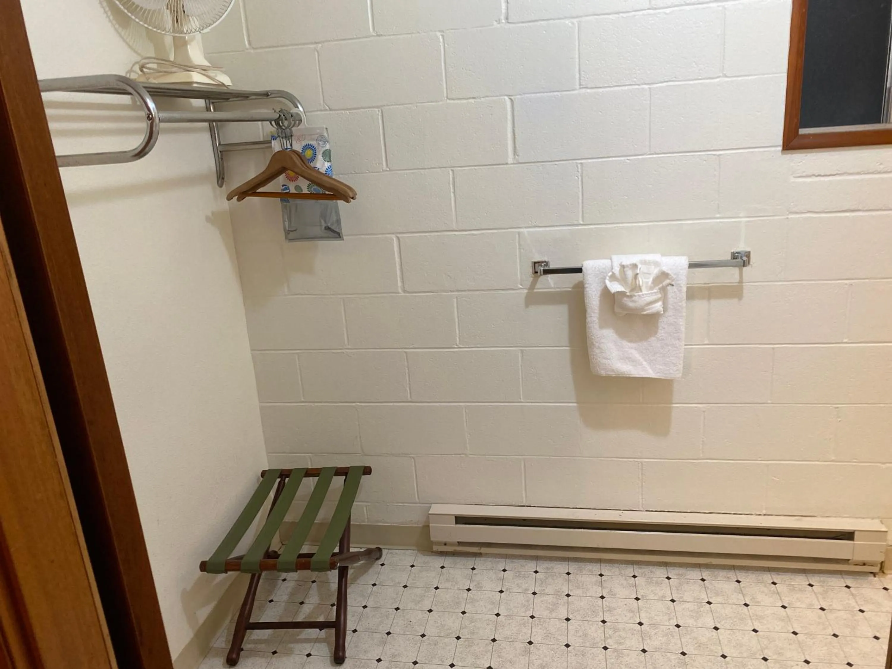 Shower in Heidi's Inn