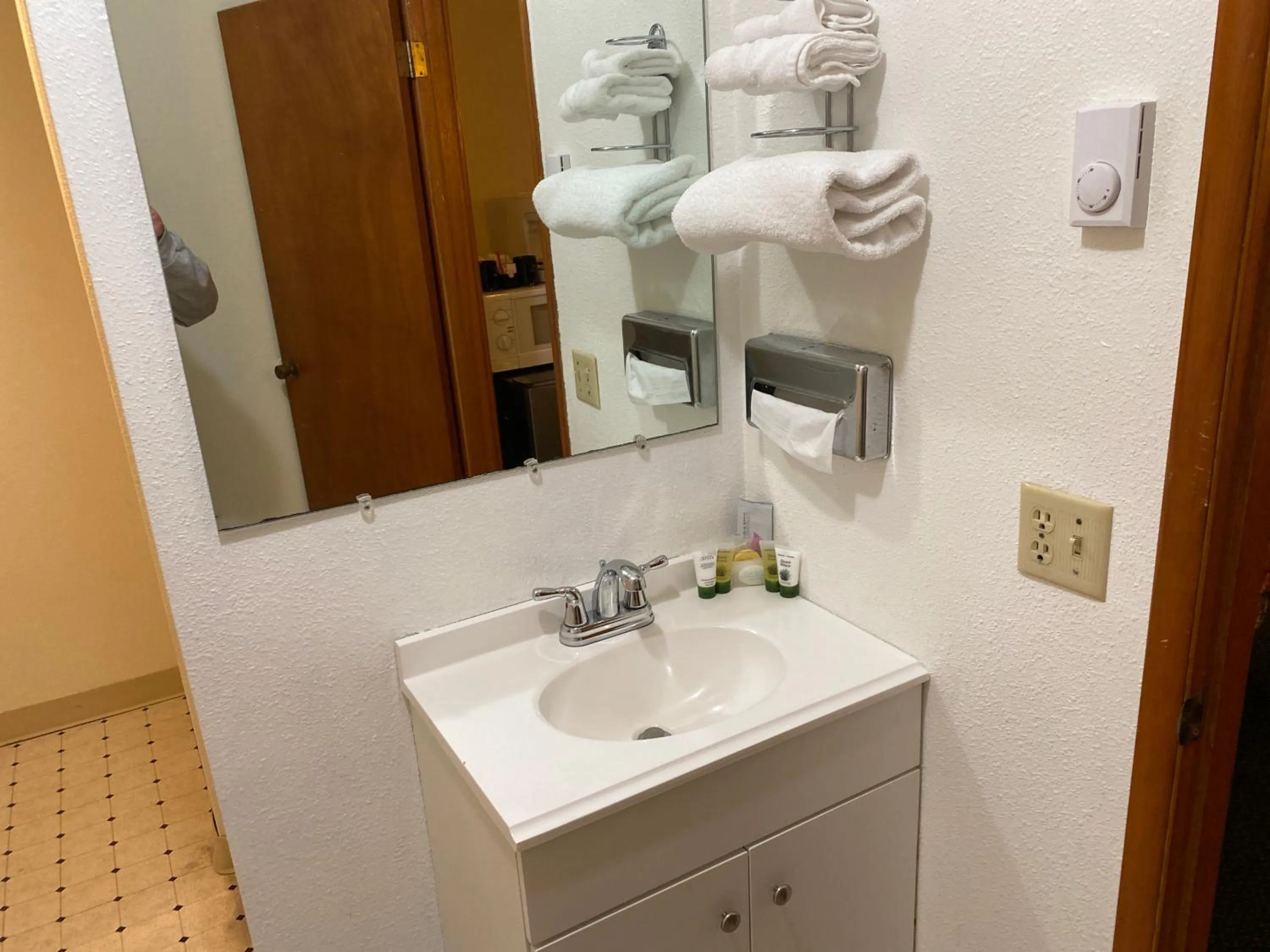 Bathroom in Heidi's Inn