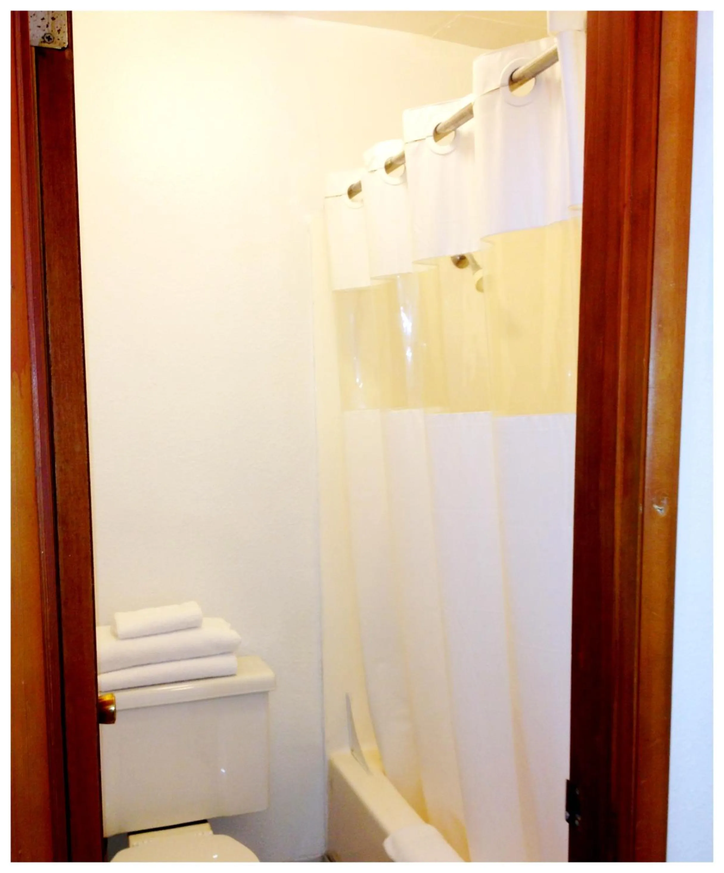 Bathroom in Heidi's Inn