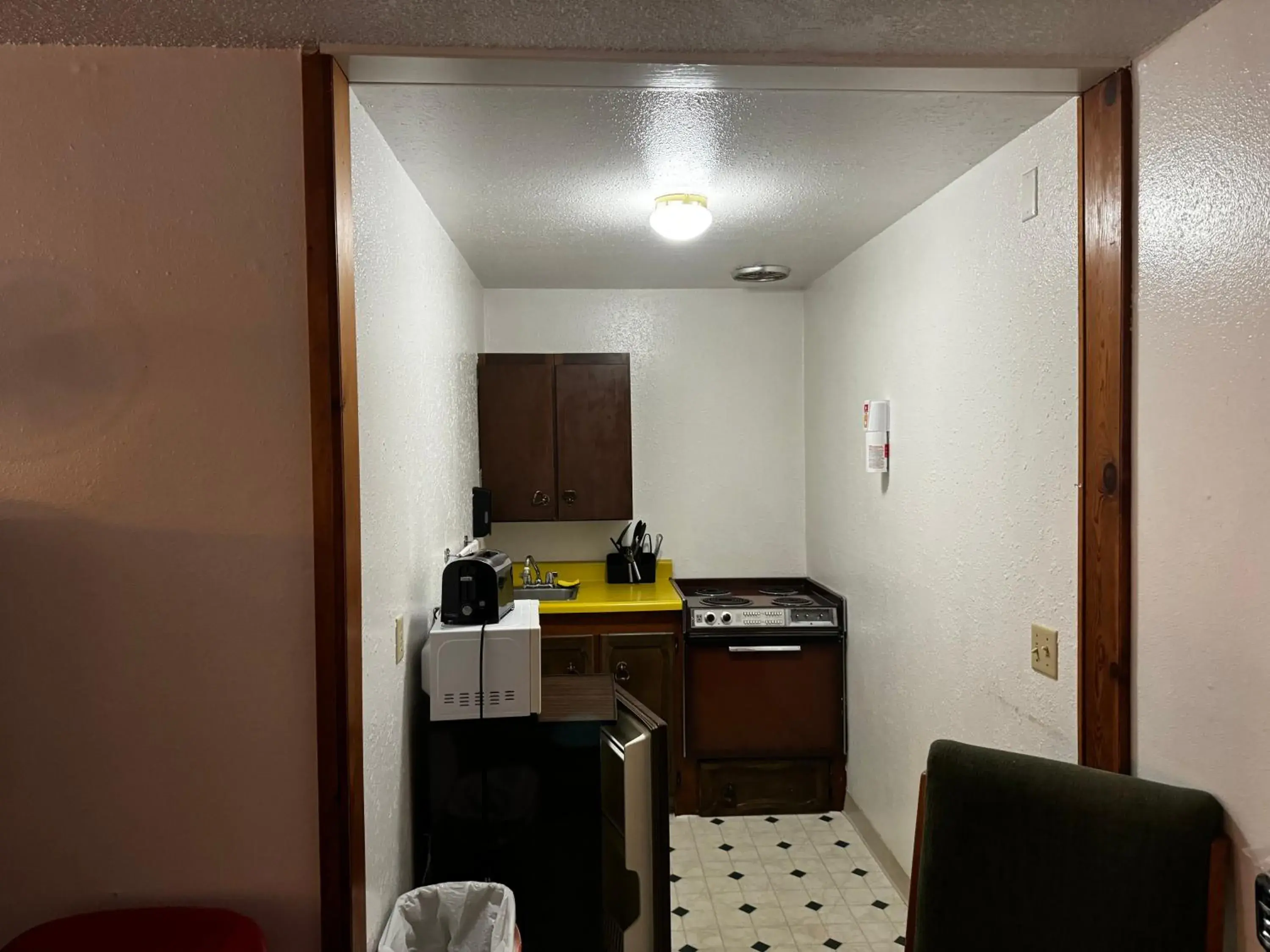 Double Room with Kitchenette in Heidi's Inn Double Room with Kitchenette in Heidi's Inn