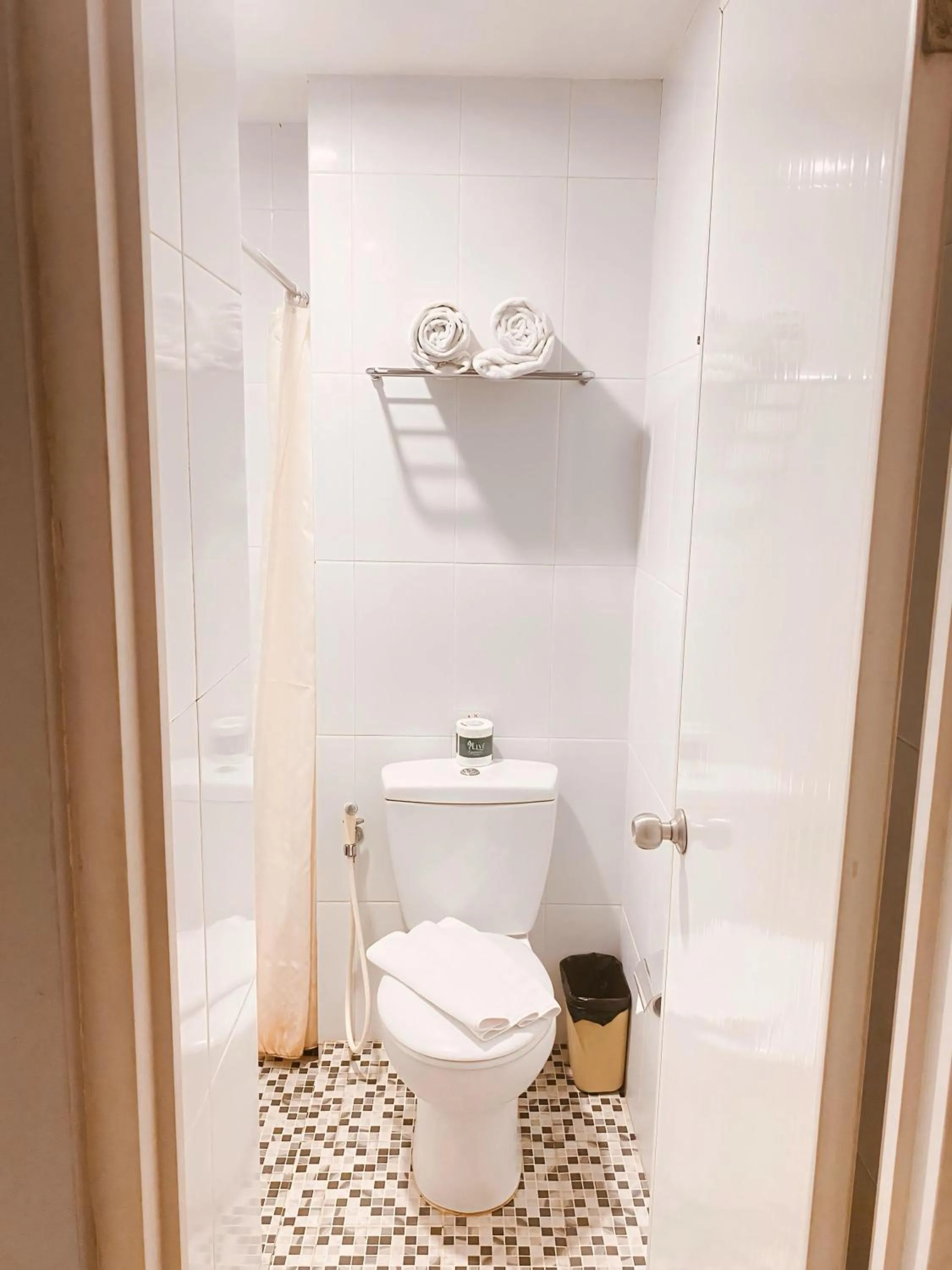 Bathroom in Studio One Thamrin Hotel