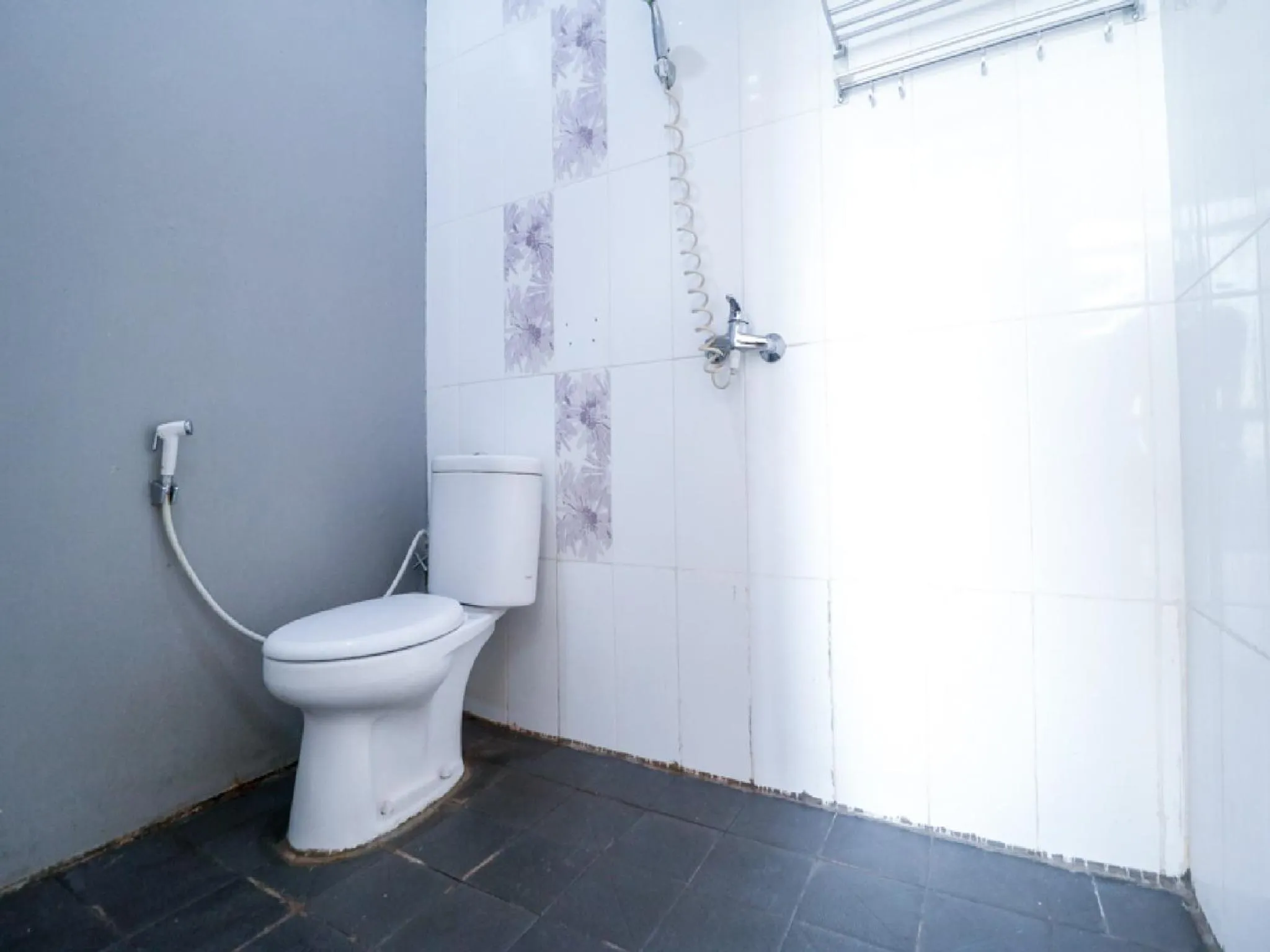 Bathroom in RedDoorz near Terminal Batu Ampar