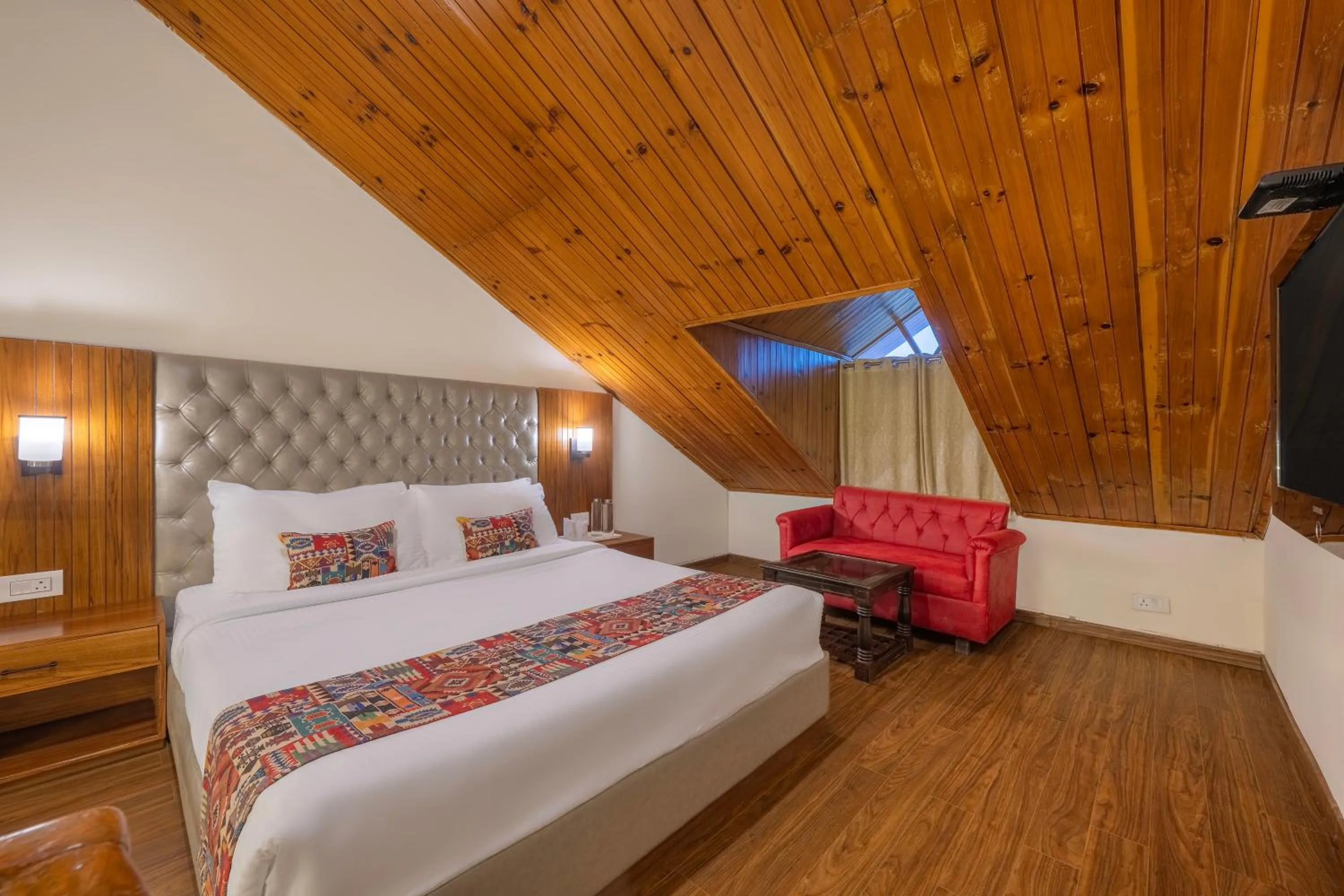 Bed in Snow Valley Resorts & Spa Manali