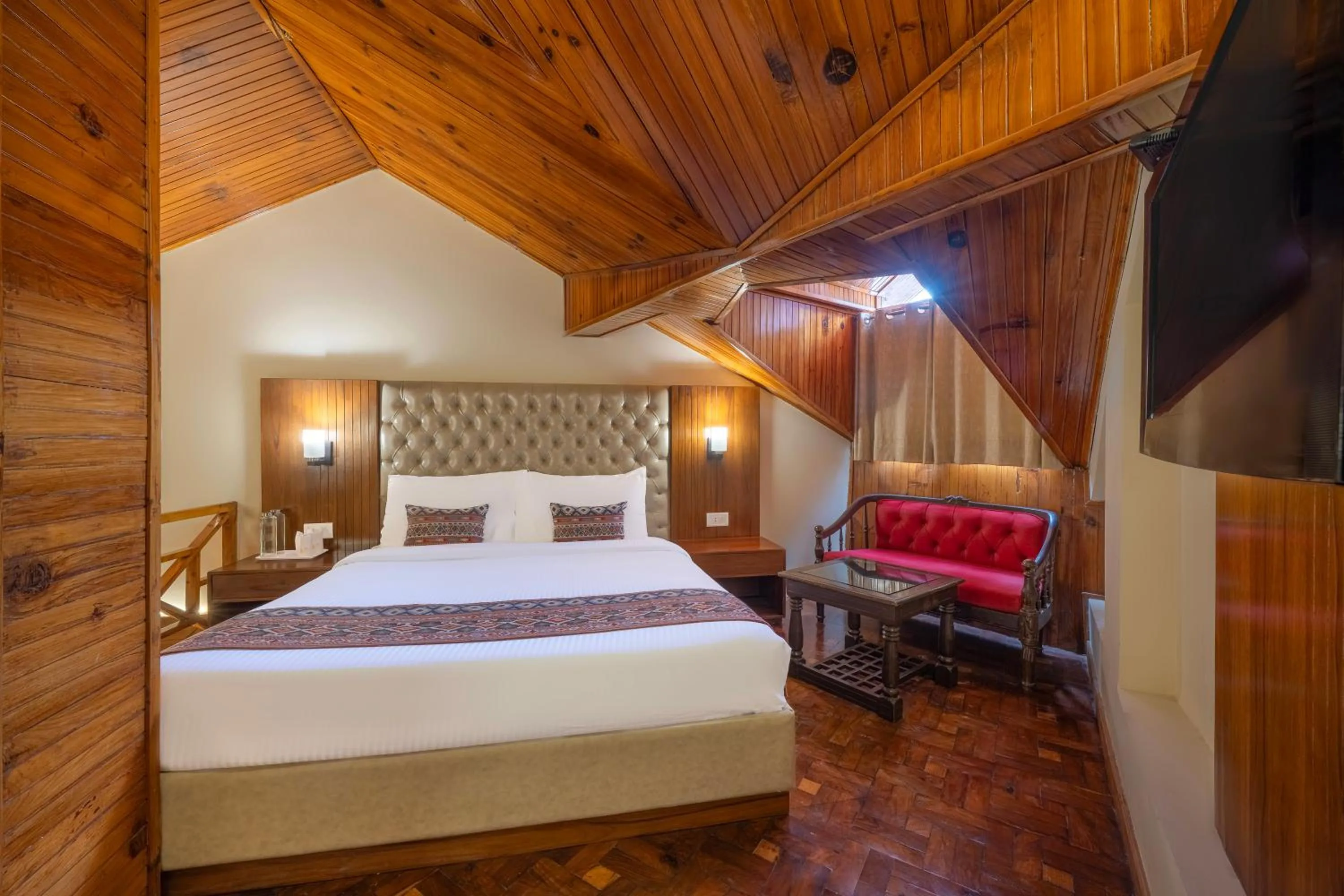 Bed in Snow Valley Resorts & Spa Manali