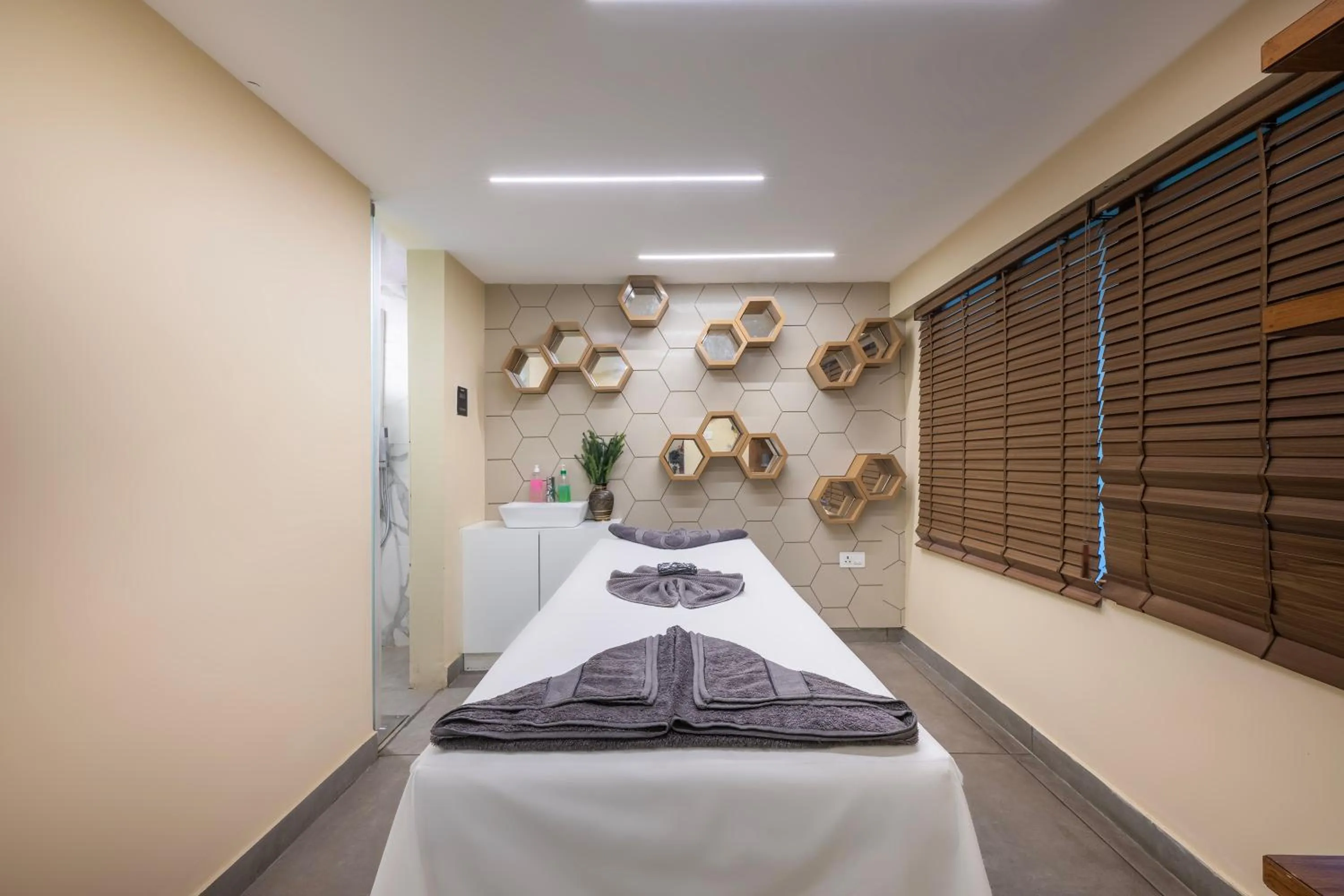 Spa and wellness centre/facilities, Bed in Snow Valley Resorts & Spa Manali