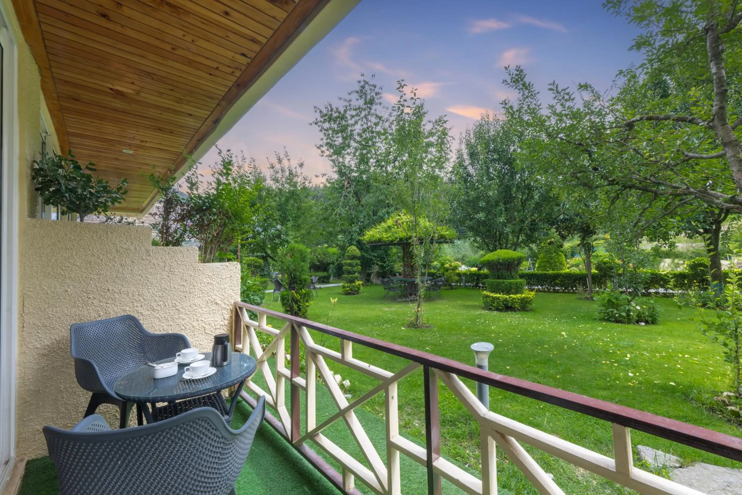 Snow Valley Resorts & Spa Manali