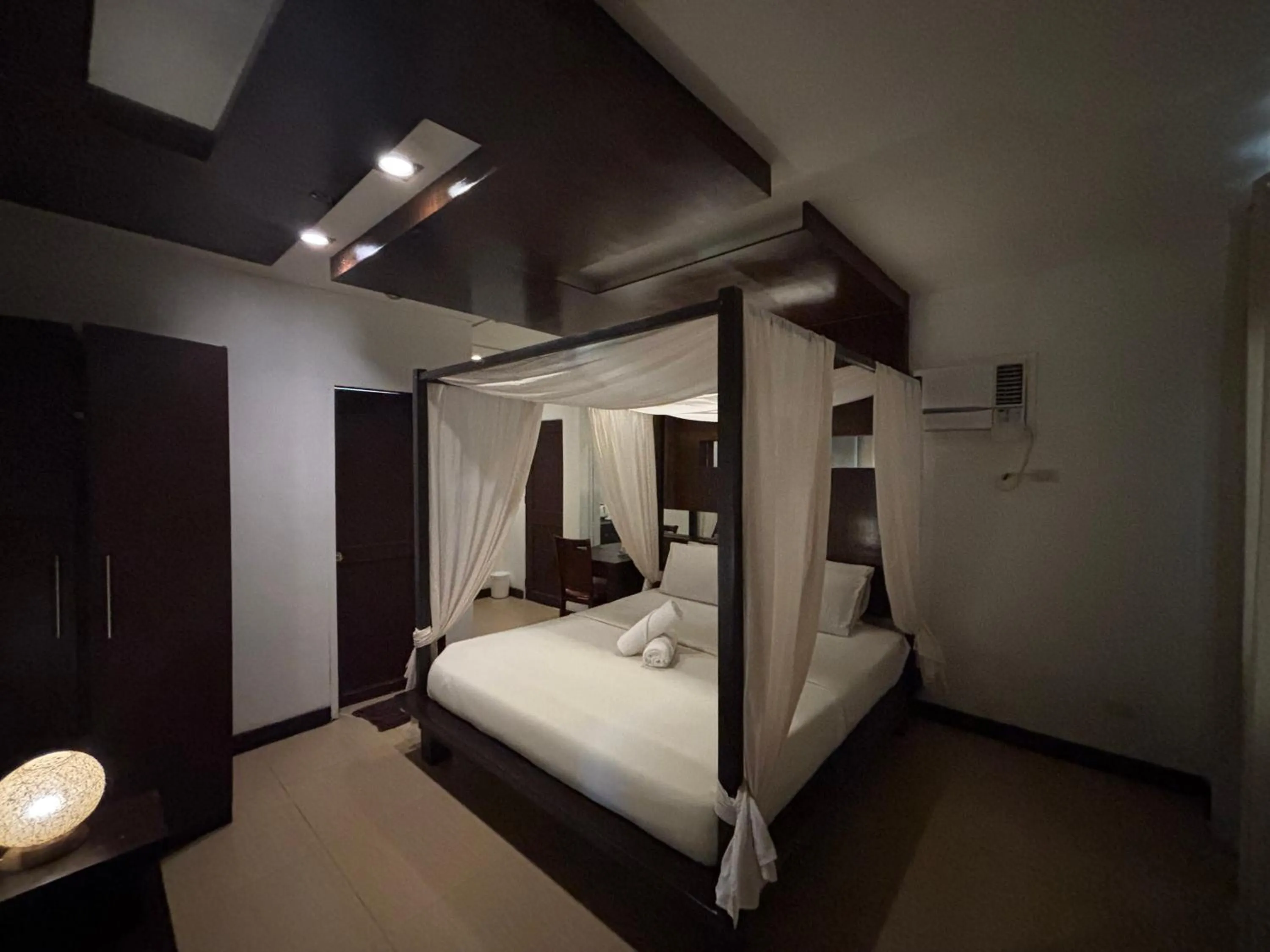 Bed in Seabird International Resort
