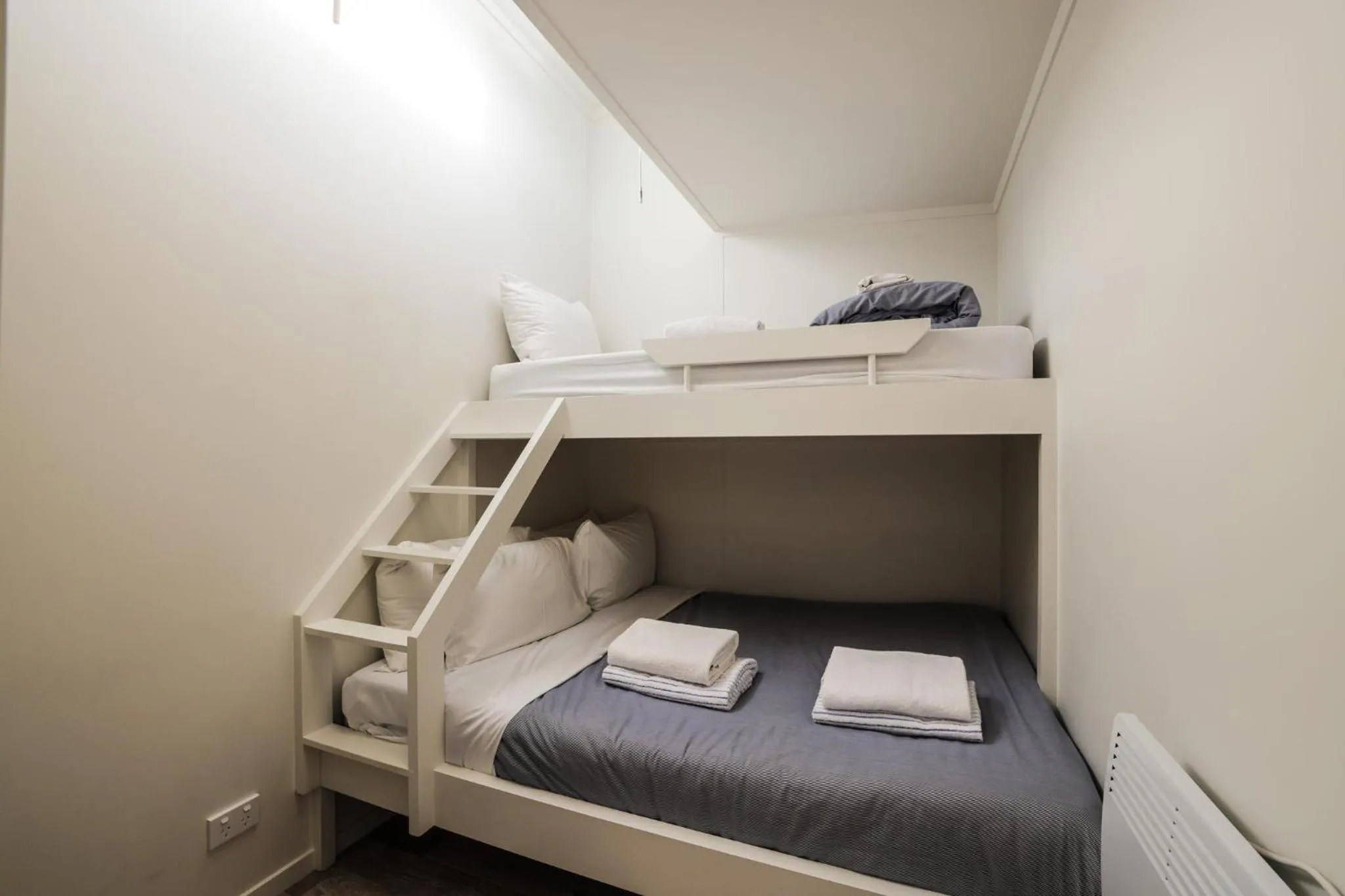 Bed in Tasman Holiday Parks - Waihi Beach