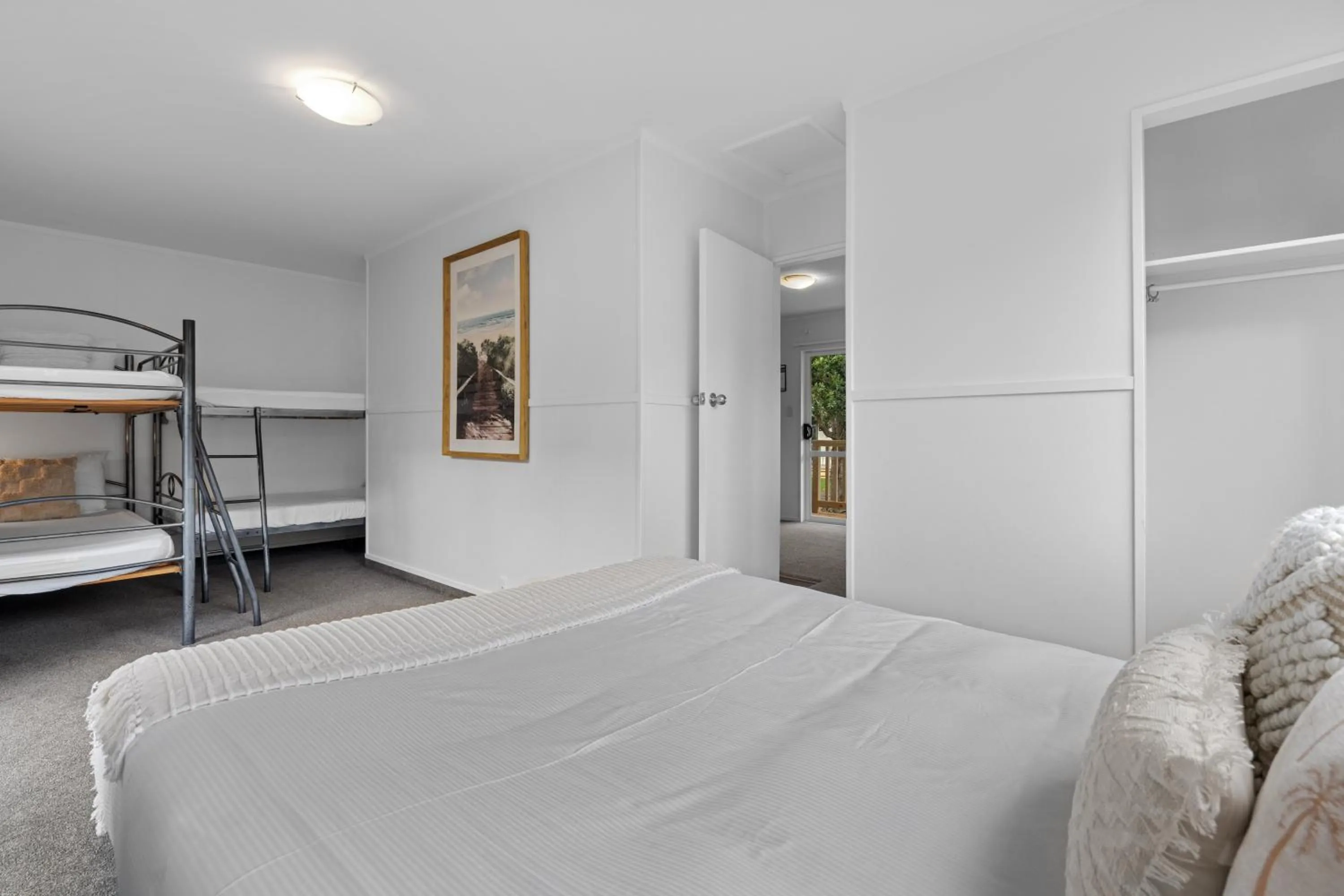 Bedroom, Bed in Tasman Holiday Parks - Waihi Beach