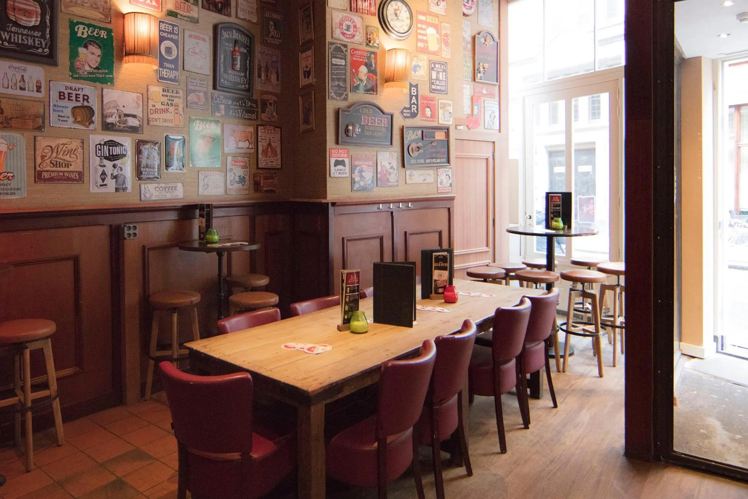 Lounge or bar in Durty Nelly's Inn