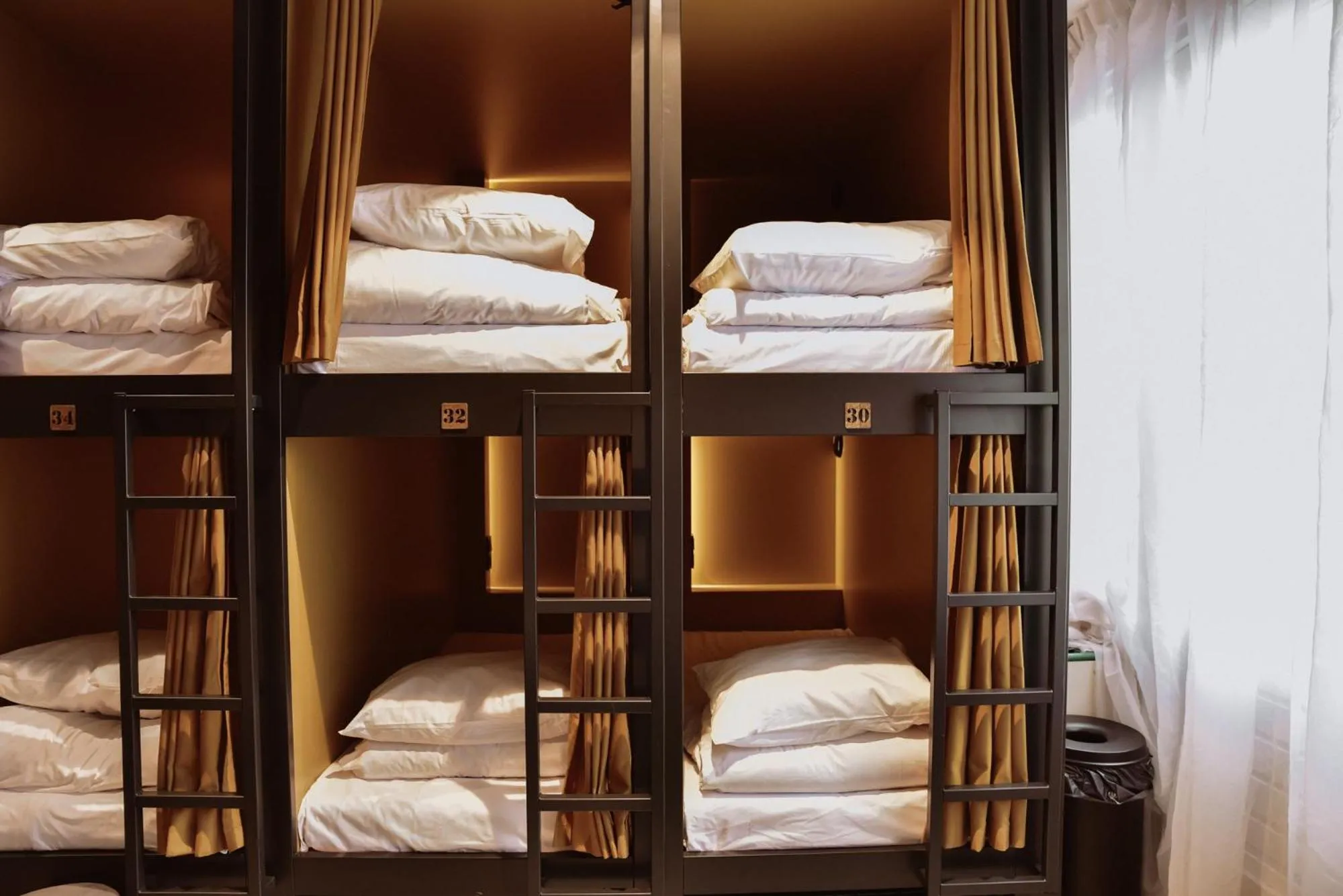 bunk bed, Bed in Durty Nelly's Inn