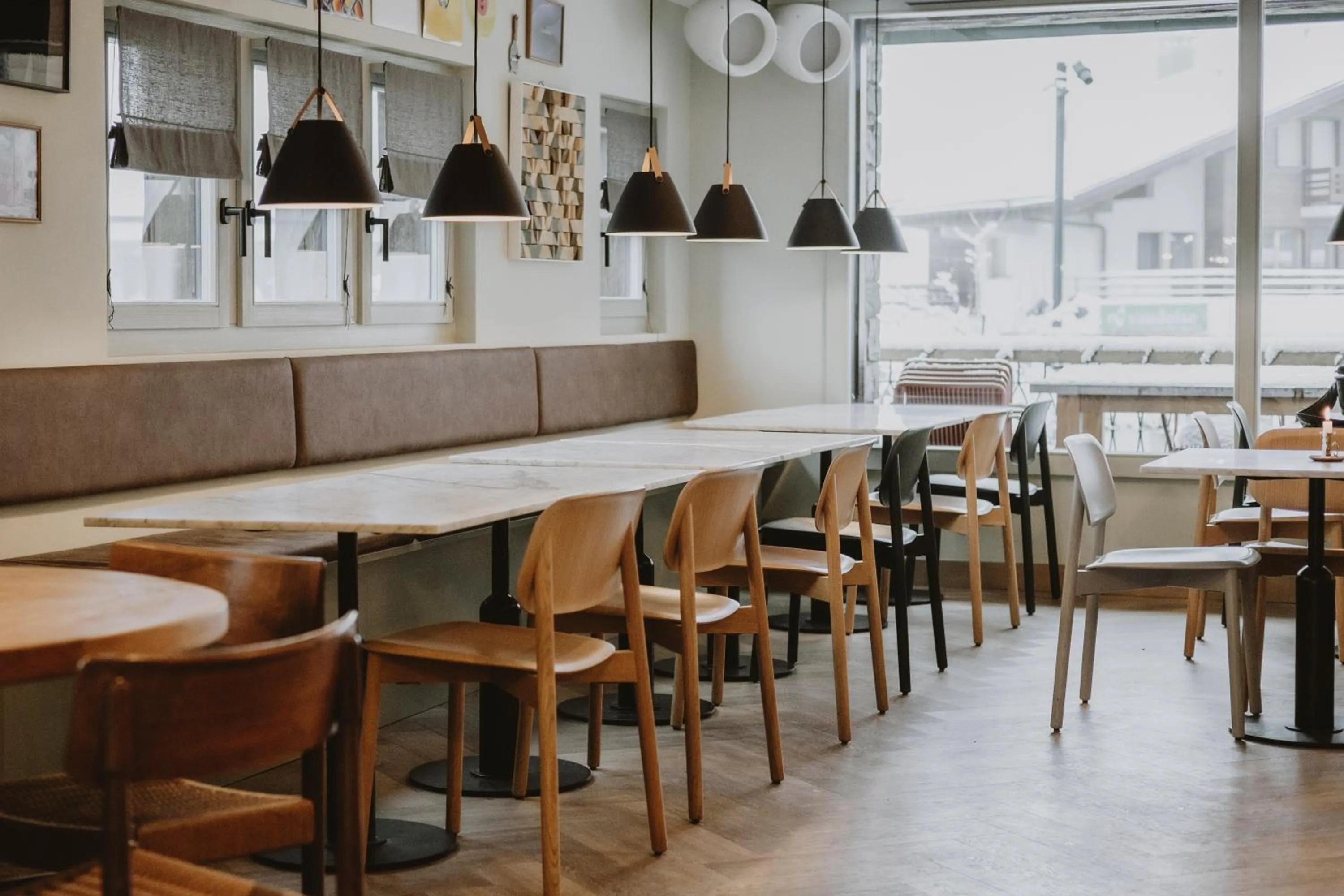 Restaurant/places to eat in Shed HOTEL