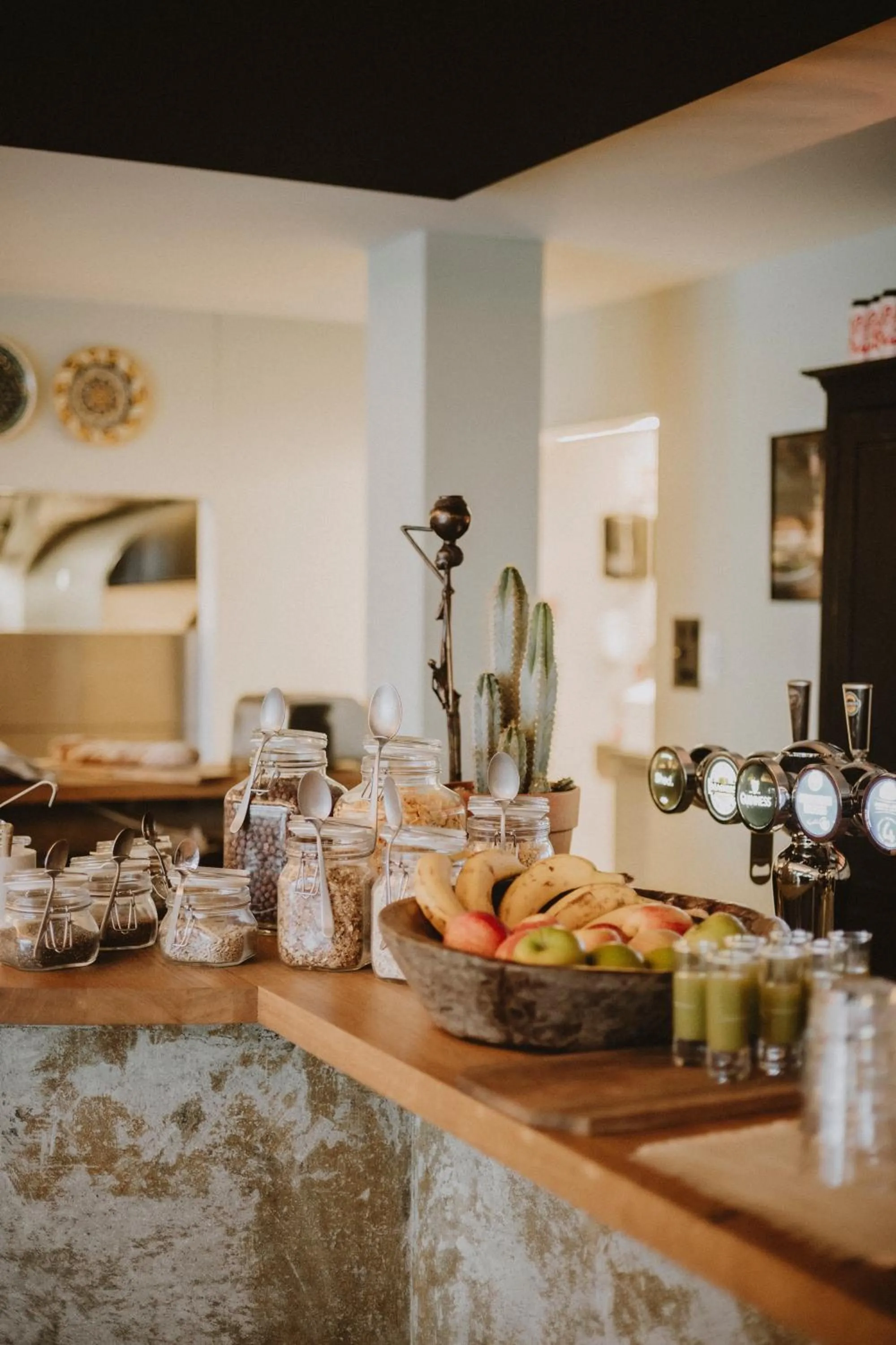 Breakfast in Shed HOTEL