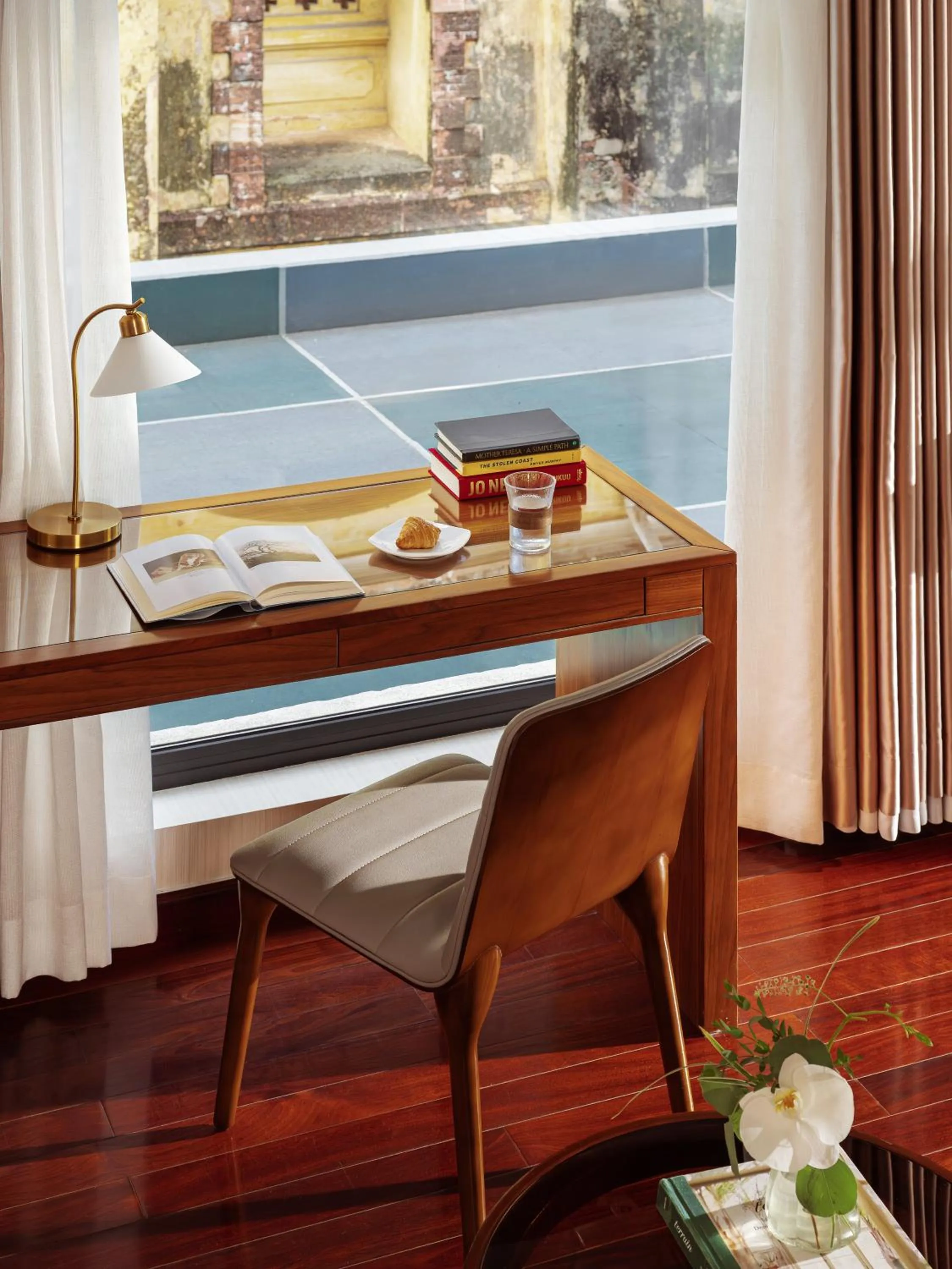 Orchids Saigon Hotel