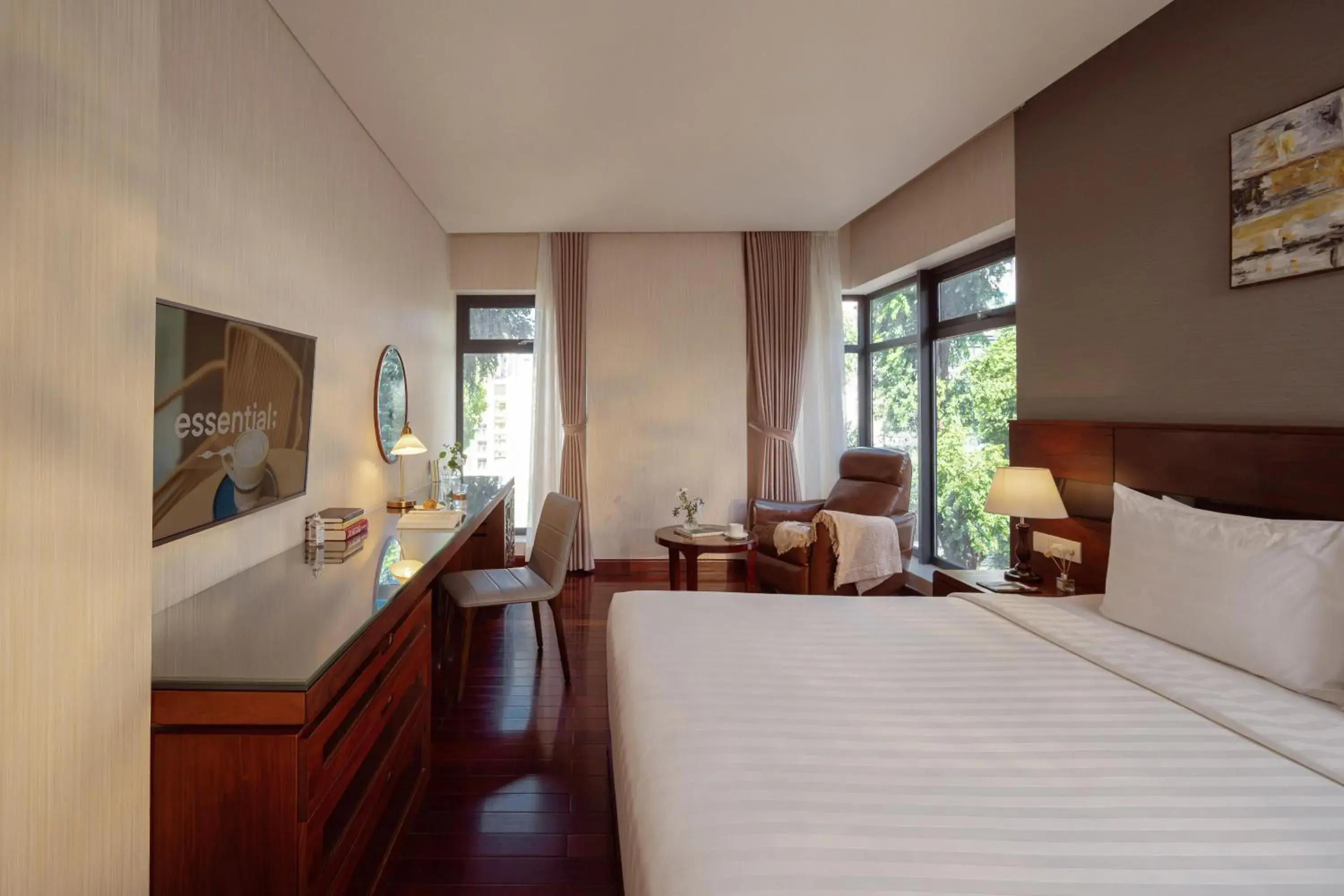 Deluxe Double Room with City View in Orchids Saigon Hotel Deluxe Double Room with City View in Orchids Saigon Hotel