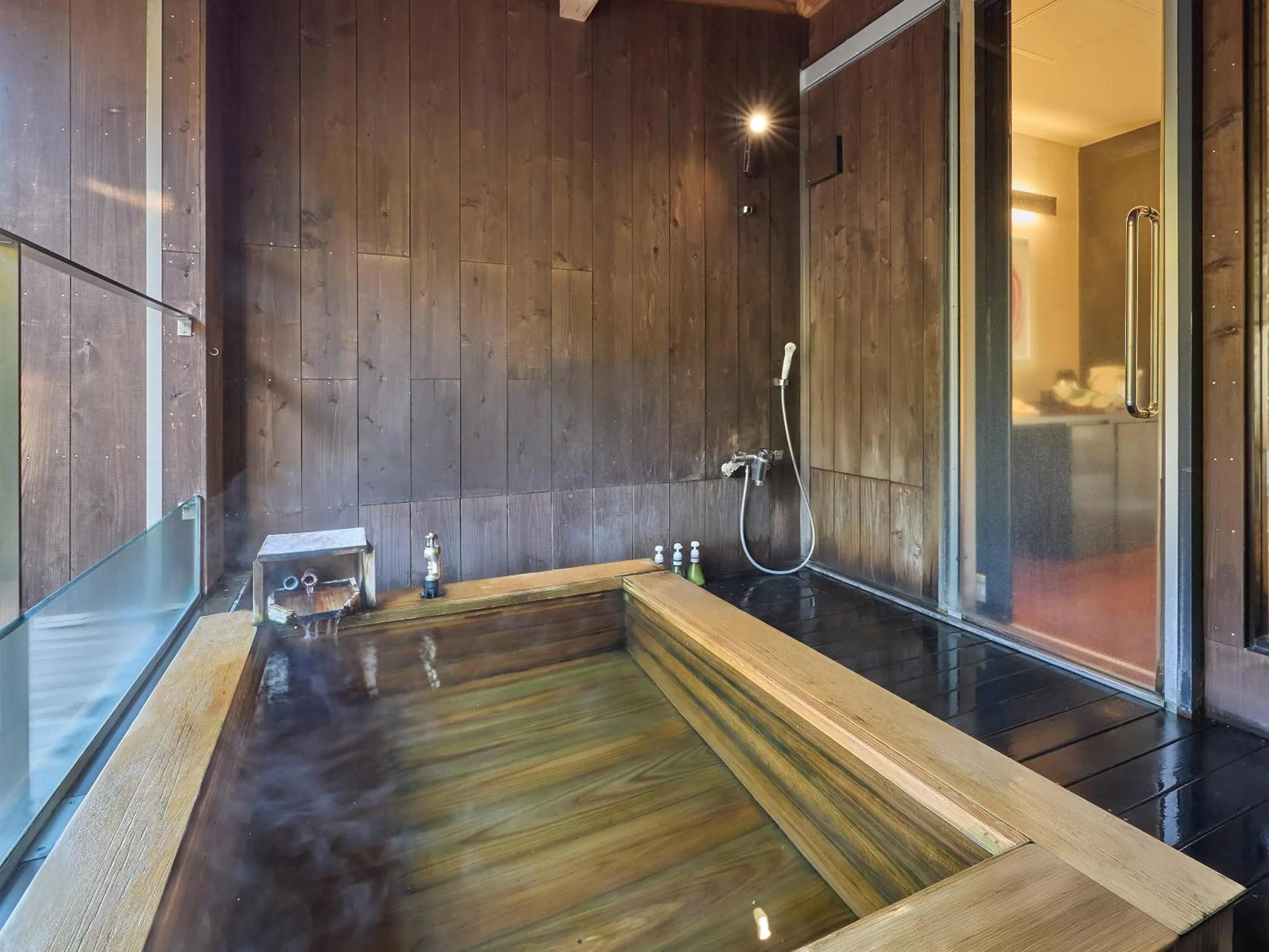 Hot Spring Bath in Seikansou