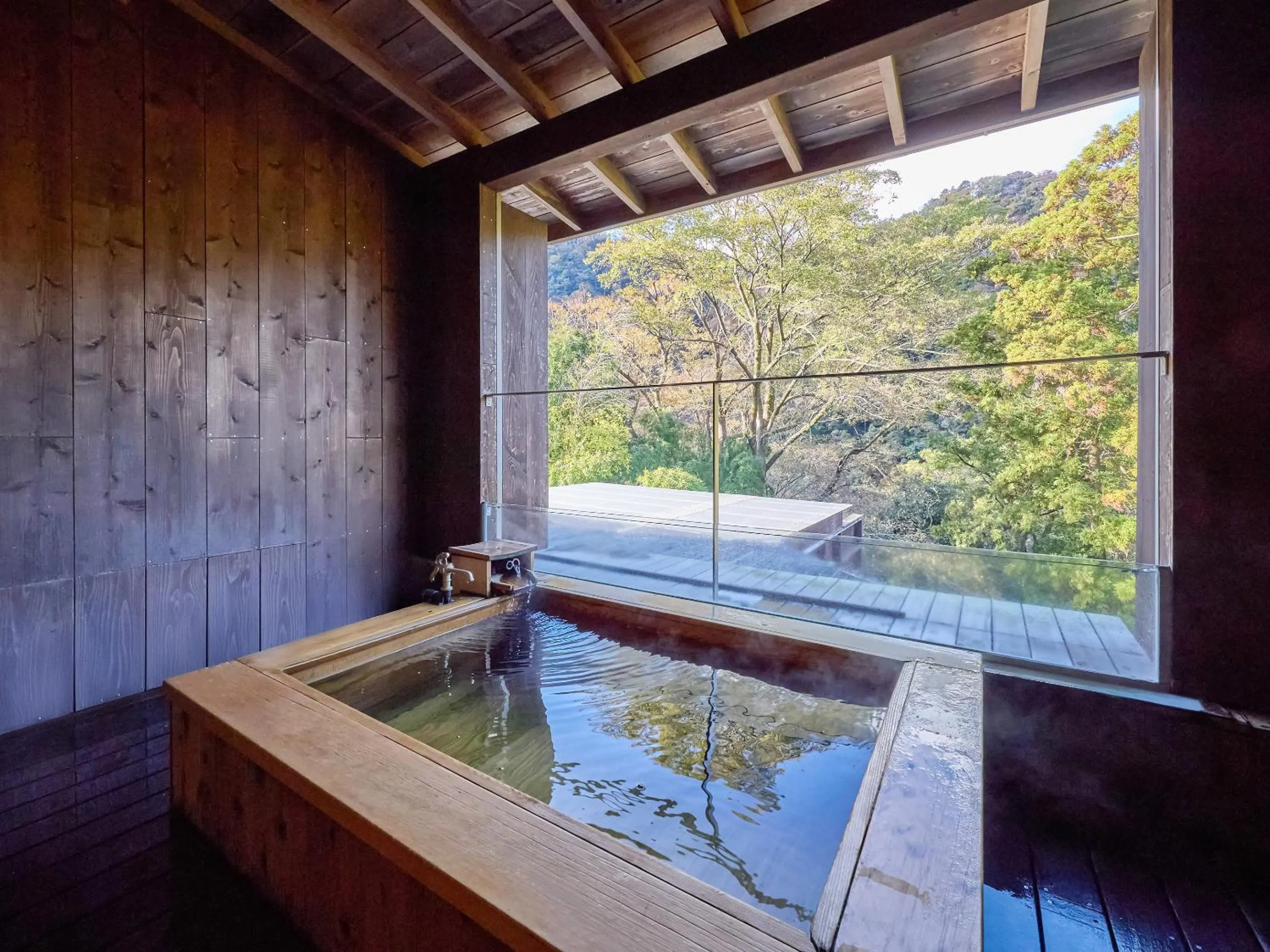 Hot Spring Bath in Seikansou