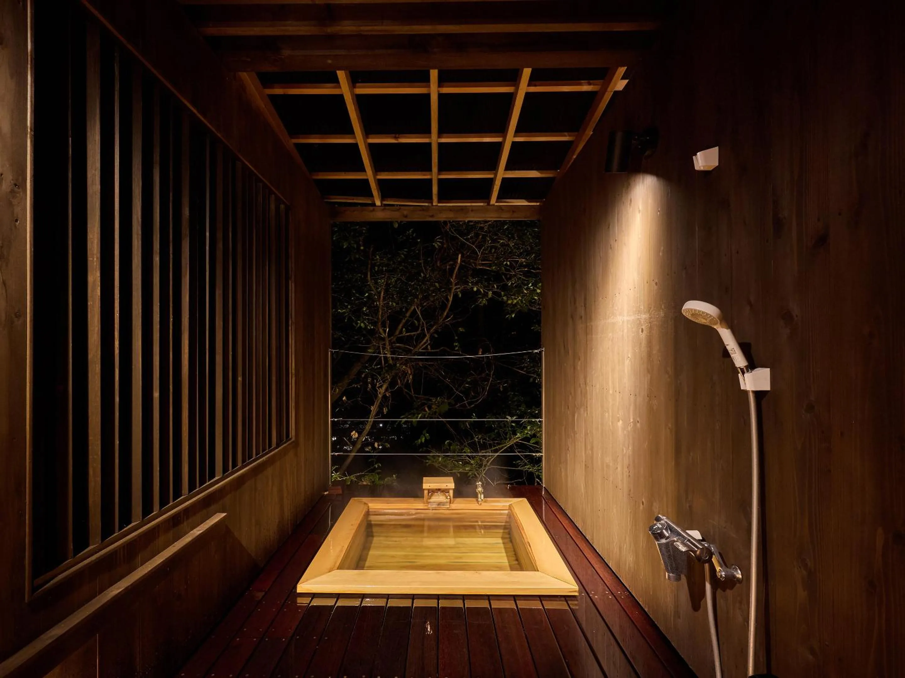 Hot Spring Bath in Seikansou