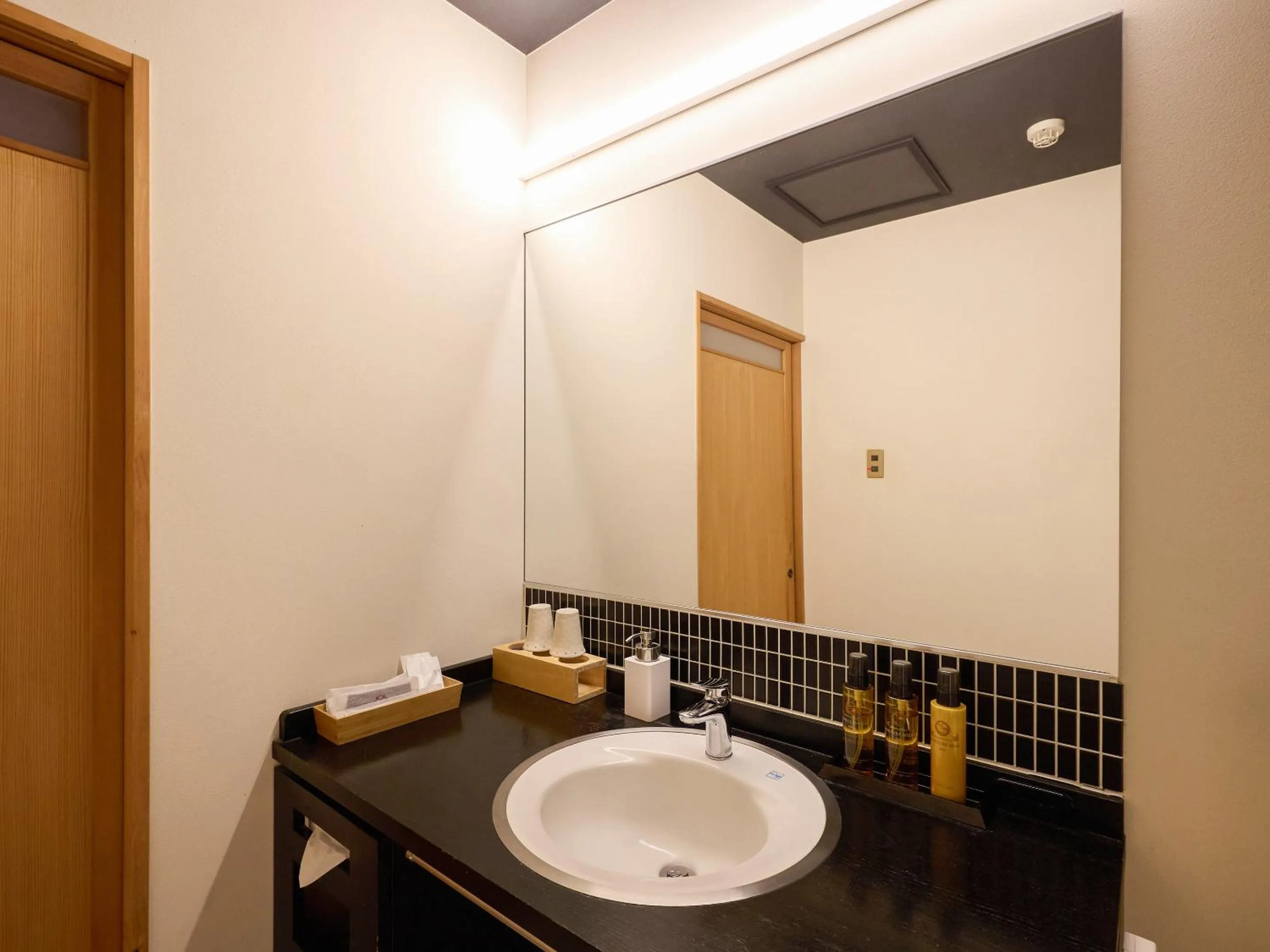 Photo of the whole room in Seikansou