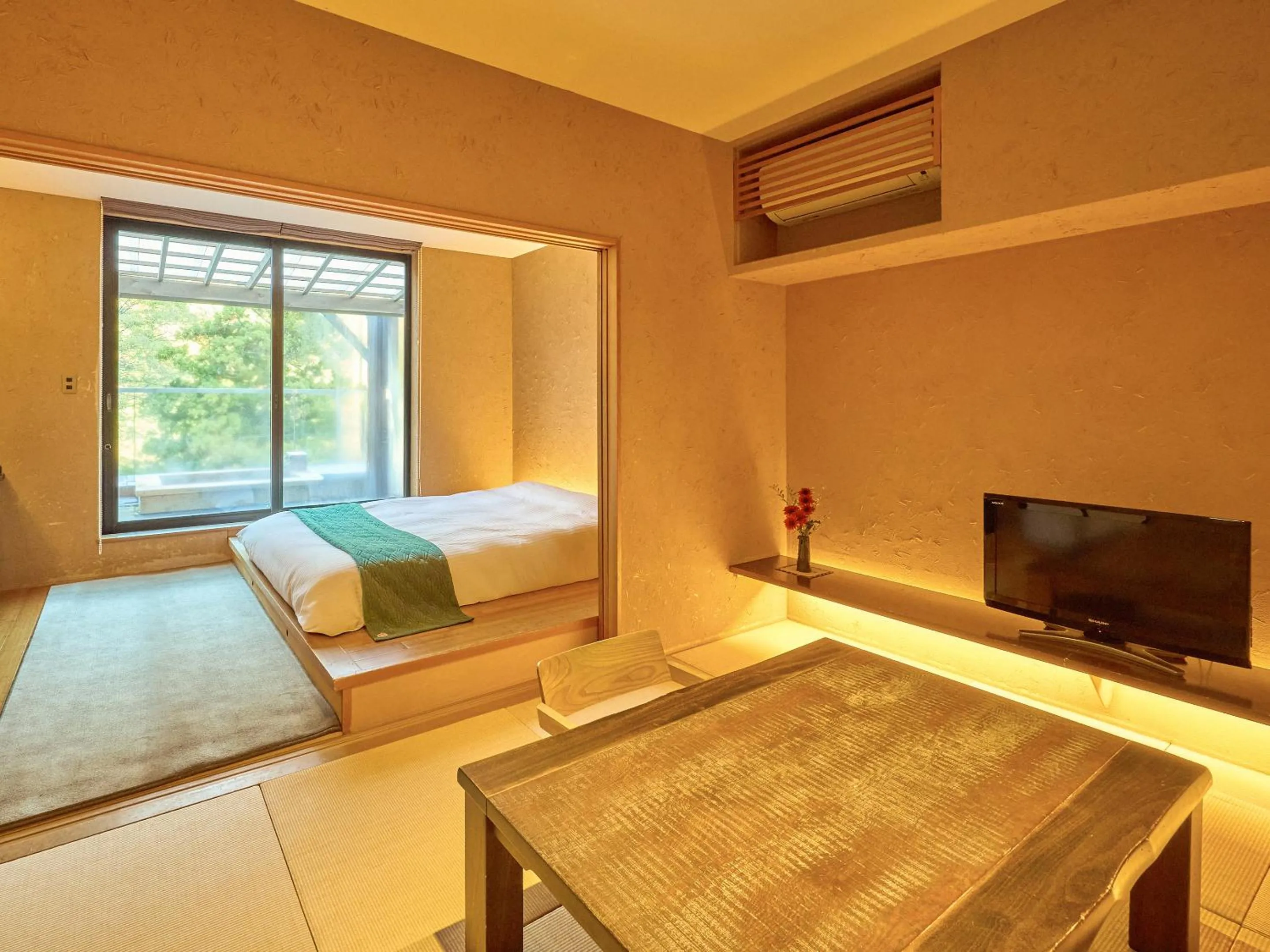 Photo of the whole room, Bed in Seikansou