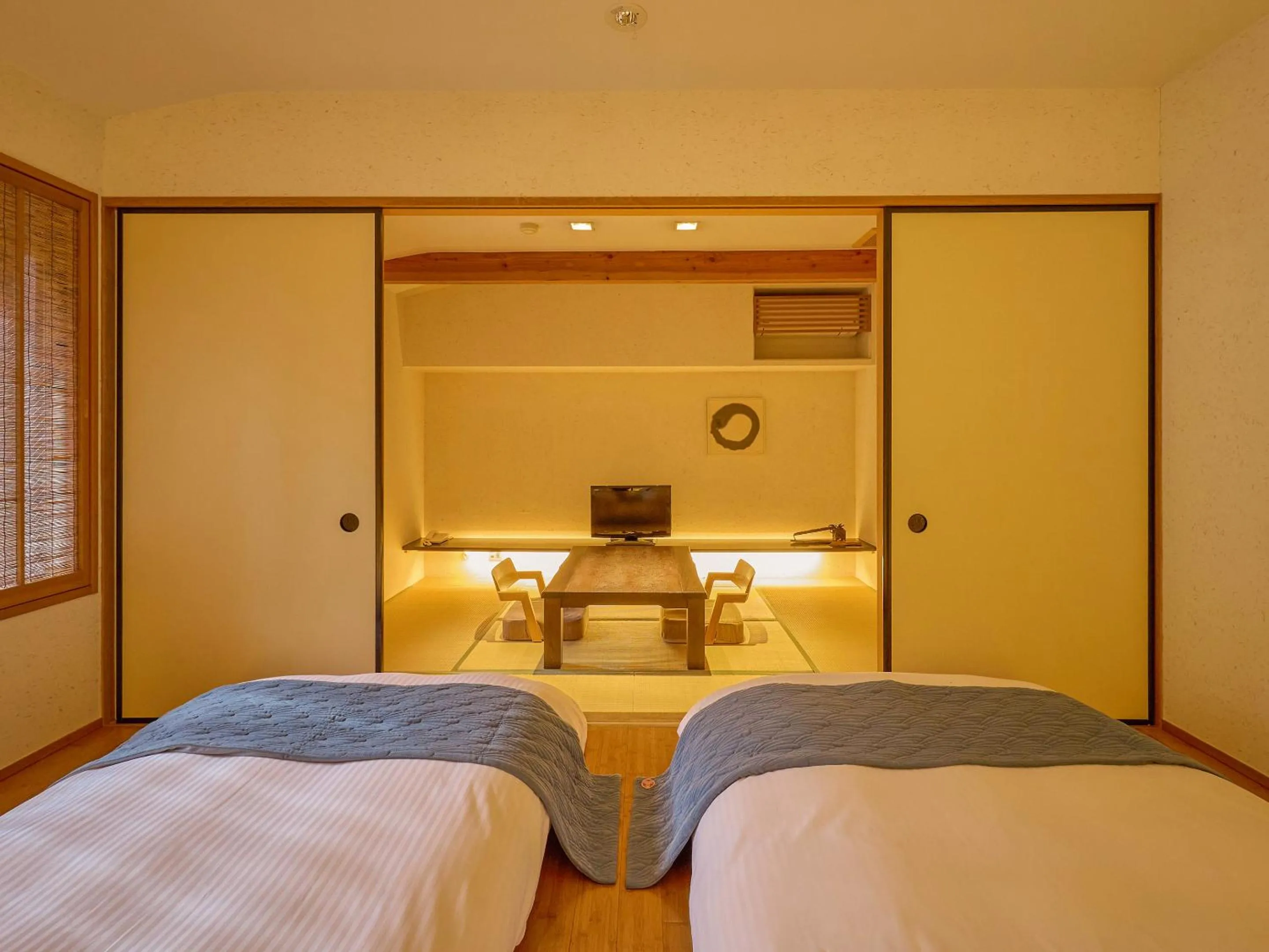 Photo of the whole room, Bed in Seikansou