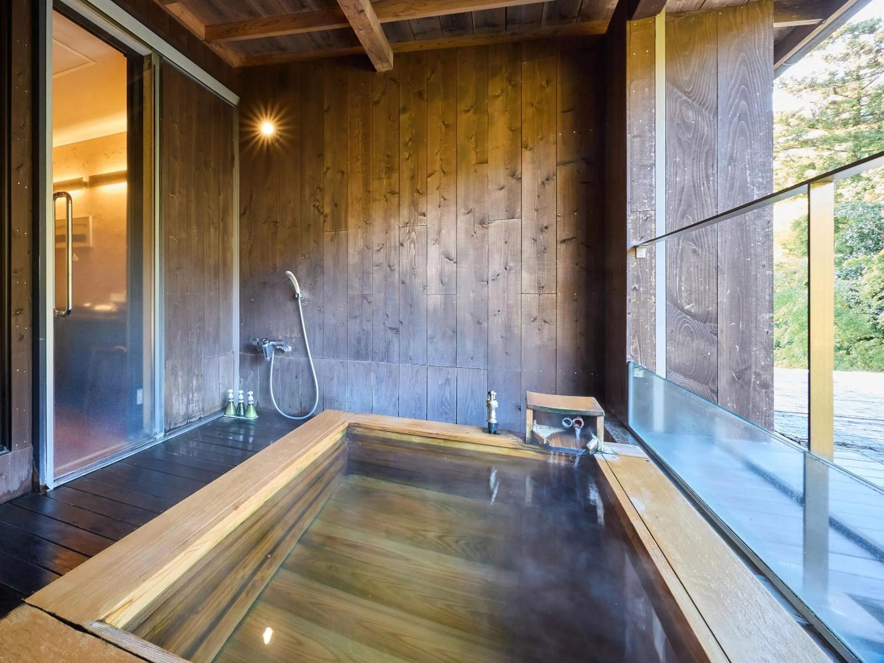 Hot Spring Bath in Seikansou